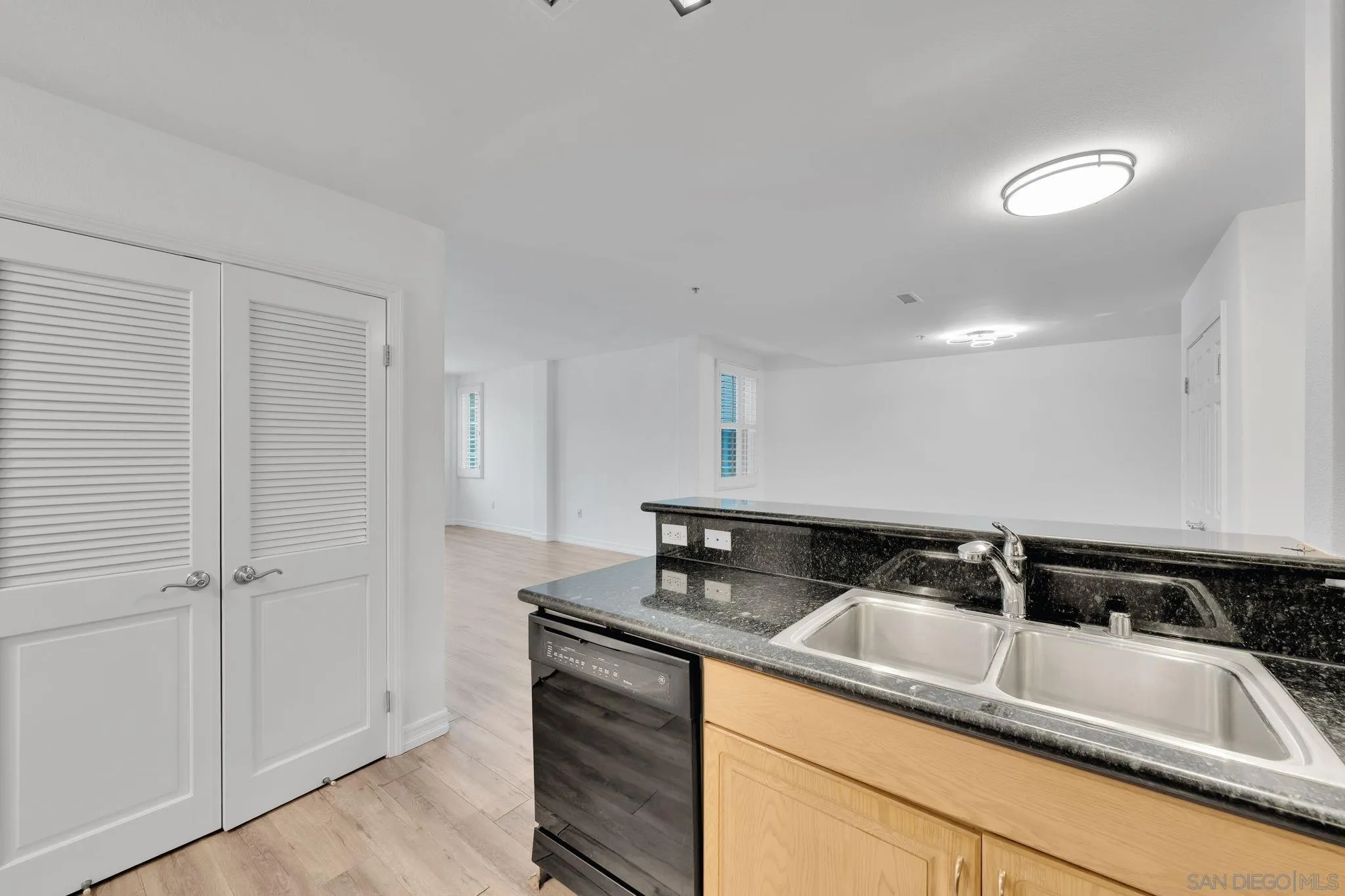 https://cdn.realtyfeed.com/cdn/127/260010632/c8bb6c46ddabd45ff87701c723b158c3.webp