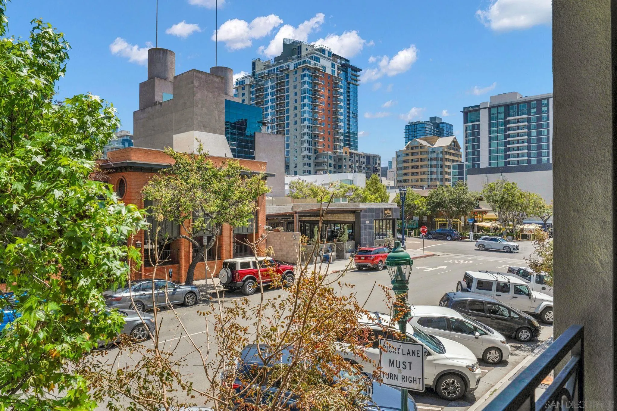 https://cdn.realtyfeed.com/cdn/127/260010632/f2b8abe909a28e9c2c8a492b81ed8cc1.webp