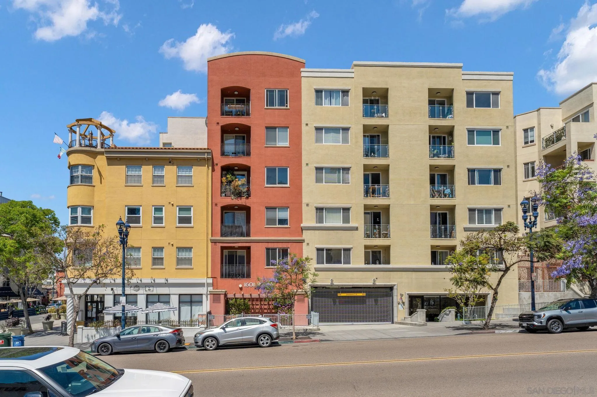 https://cdn.realtyfeed.com/cdn/127/260010632/f5ebbe6749e098355f1ddcf25da18f24.webp