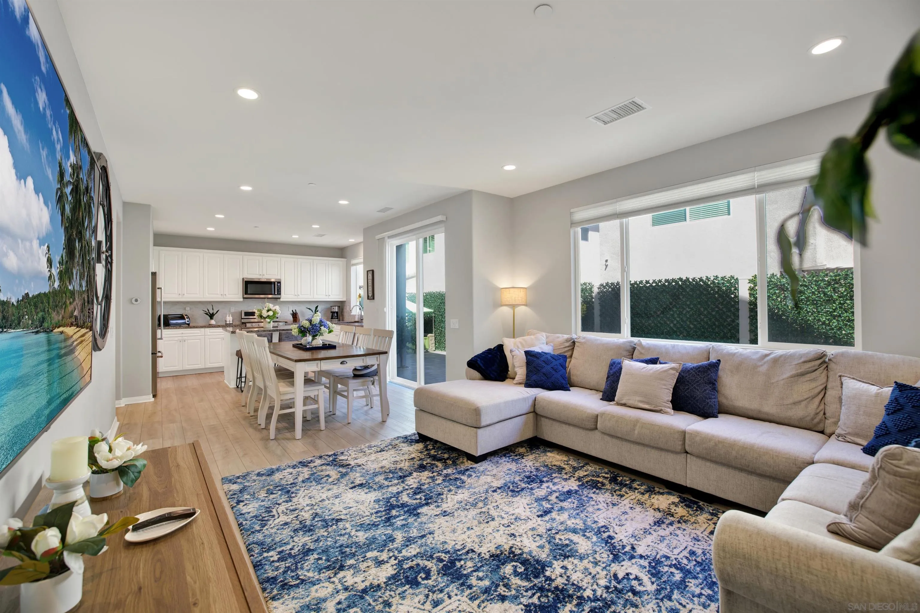 https://cdn.realtyfeed.com/cdn/127/260010650/260f7d75b17e949857a2c4669eaddce9.webp