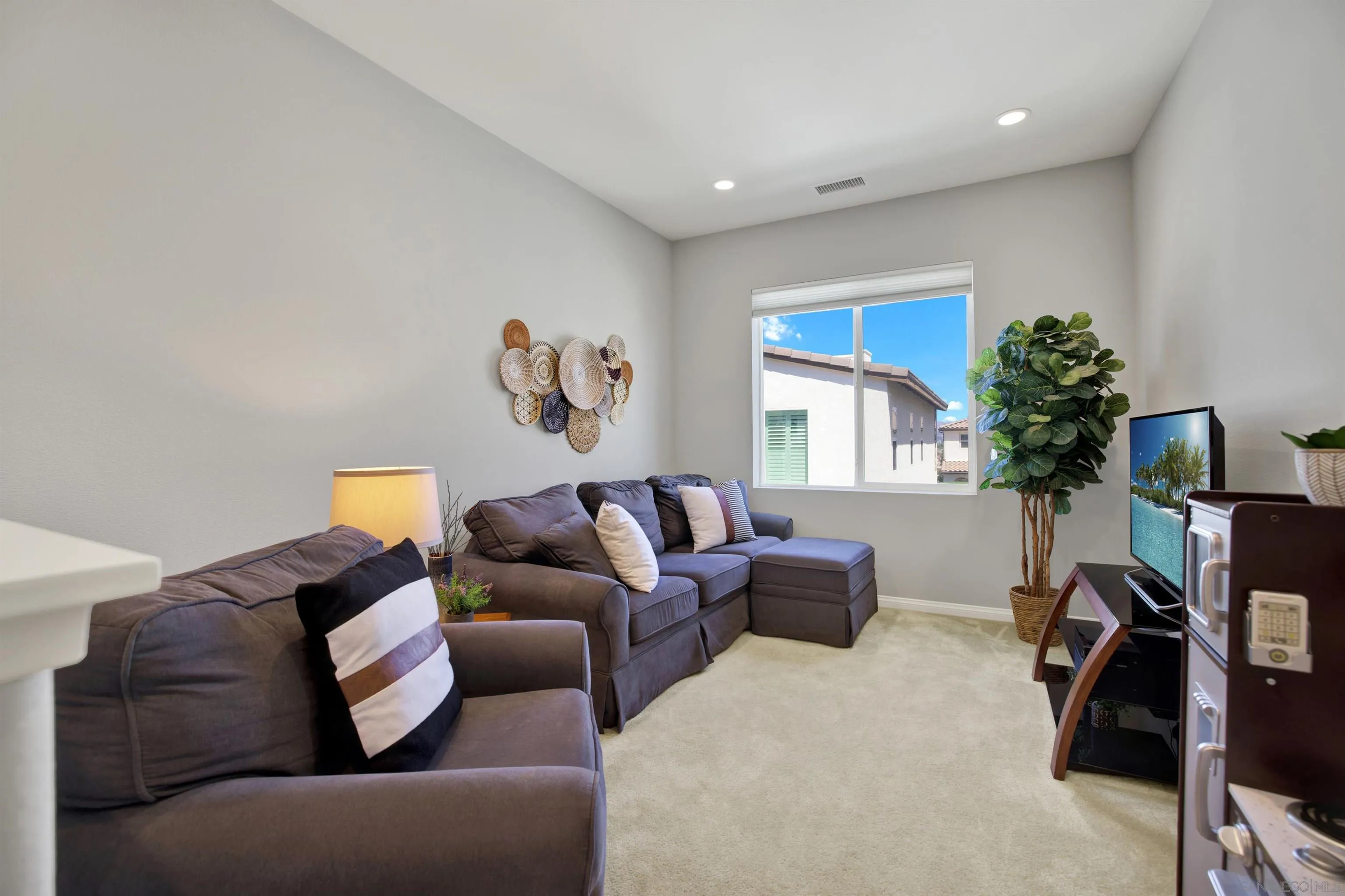 https://cdn.realtyfeed.com/cdn/127/260010650/7255071728b618091e2d213e0c589cf3.webp