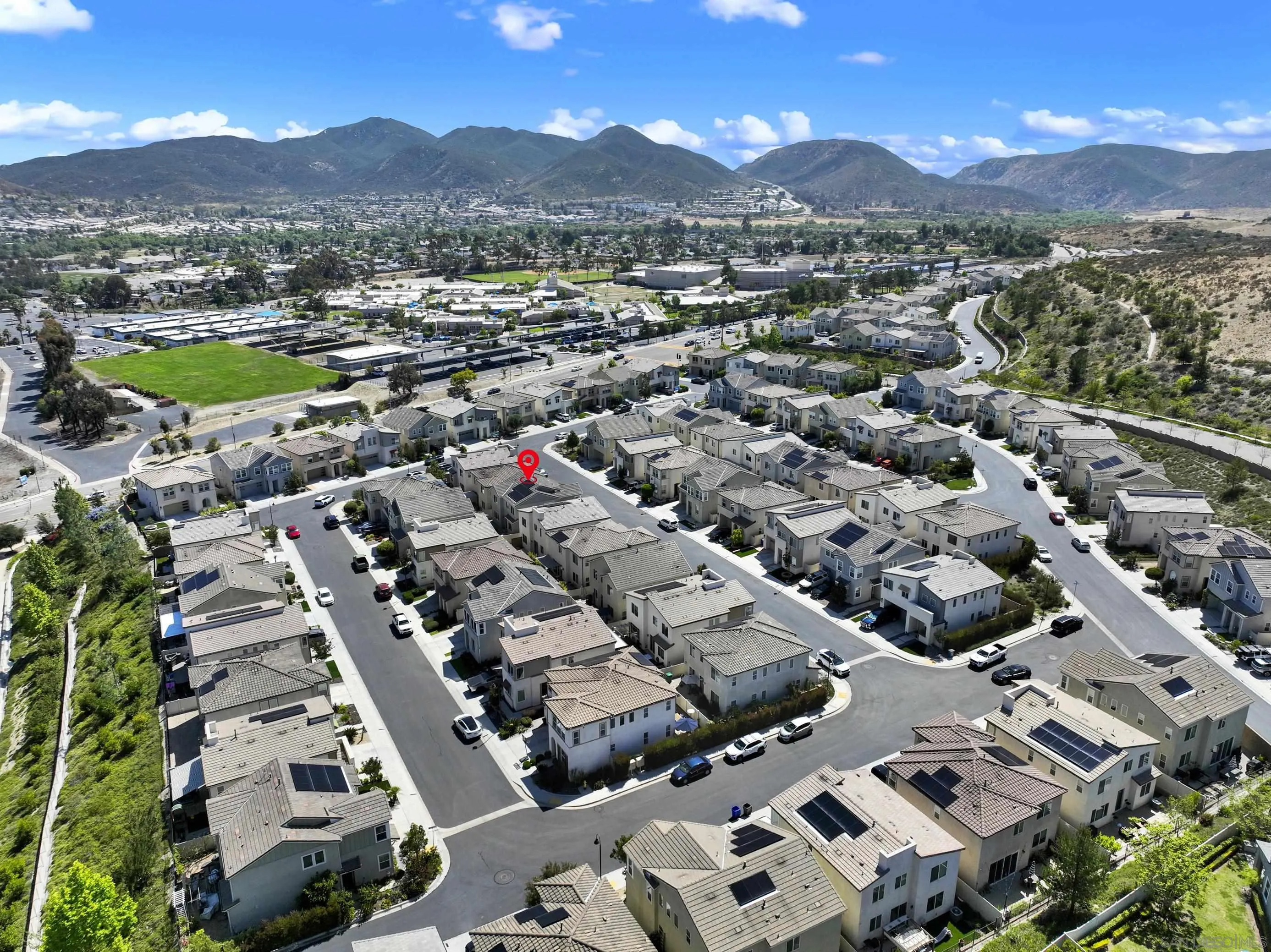 https://cdn.realtyfeed.com/cdn/127/260010650/7fef02c2c816a690cb63f470ffc0167d.webp