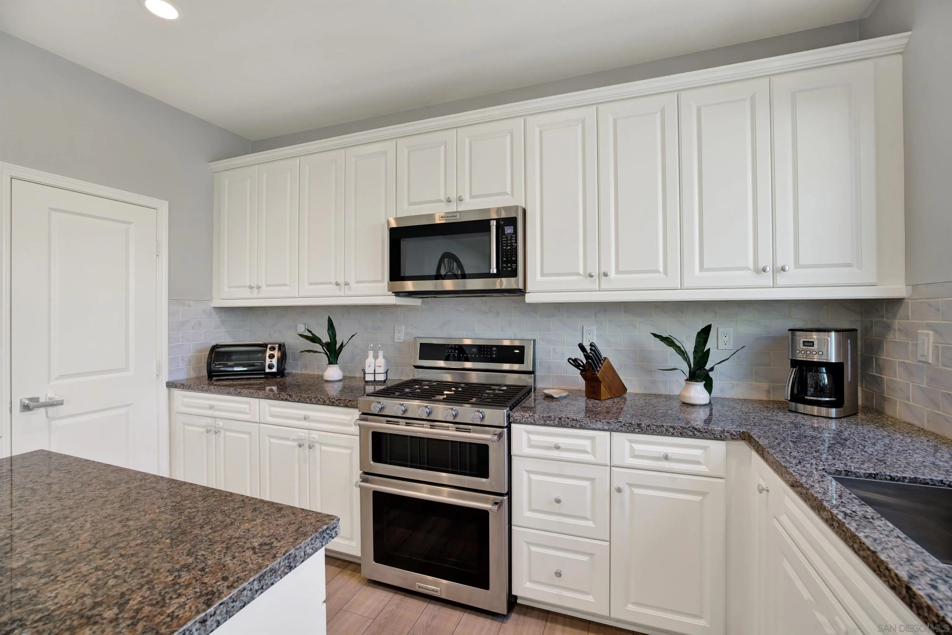 https://cdn.realtyfeed.com/cdn/127/260010650/9b45b69f69c5522b4c5238603db746f7.webp
