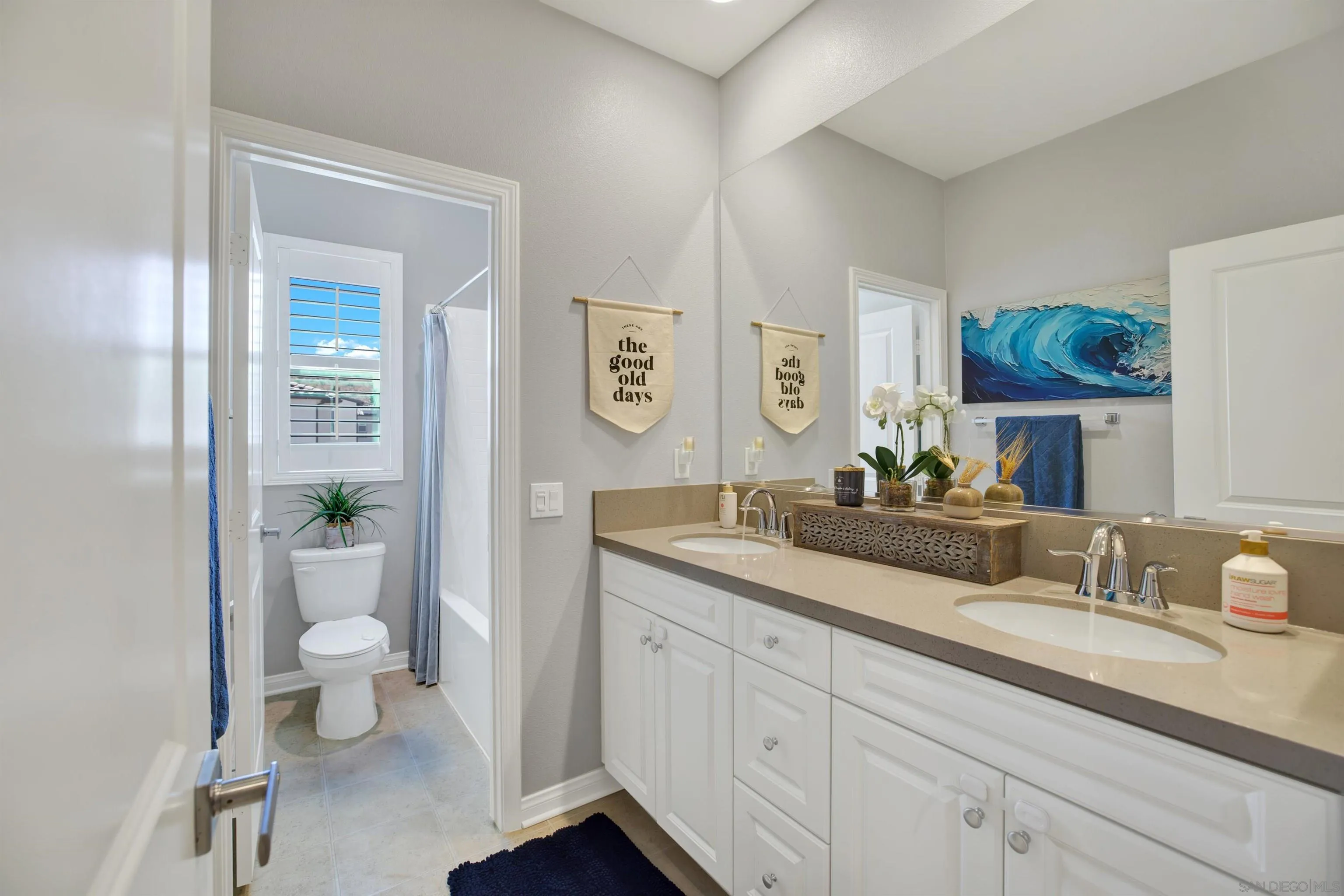 https://cdn.realtyfeed.com/cdn/127/260010650/a494a3dde1749e46297109f26569fbc1.webp