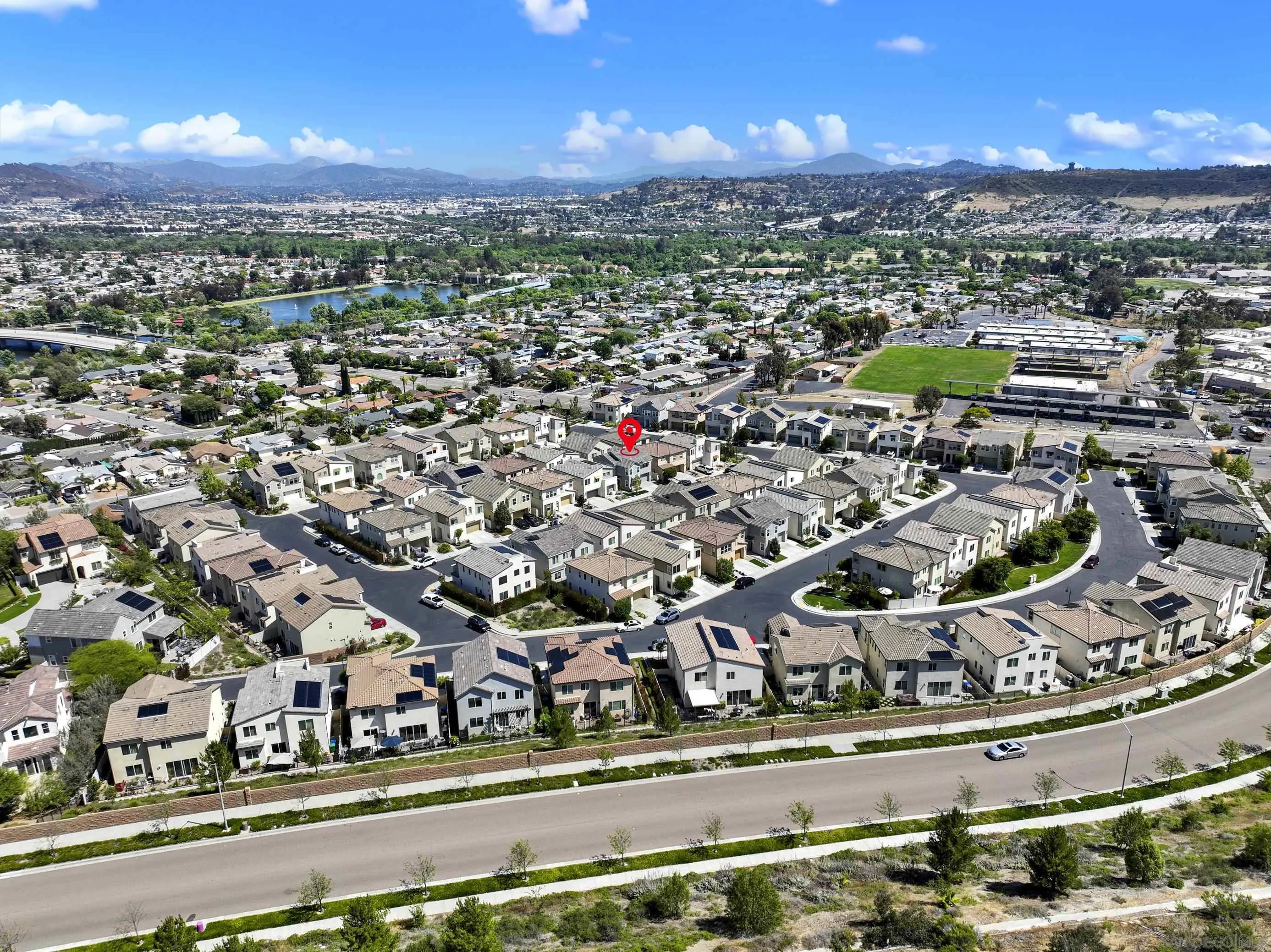https://cdn.realtyfeed.com/cdn/127/260010650/aa007e8b0183896e0237b9c8bd27ddb4.webp