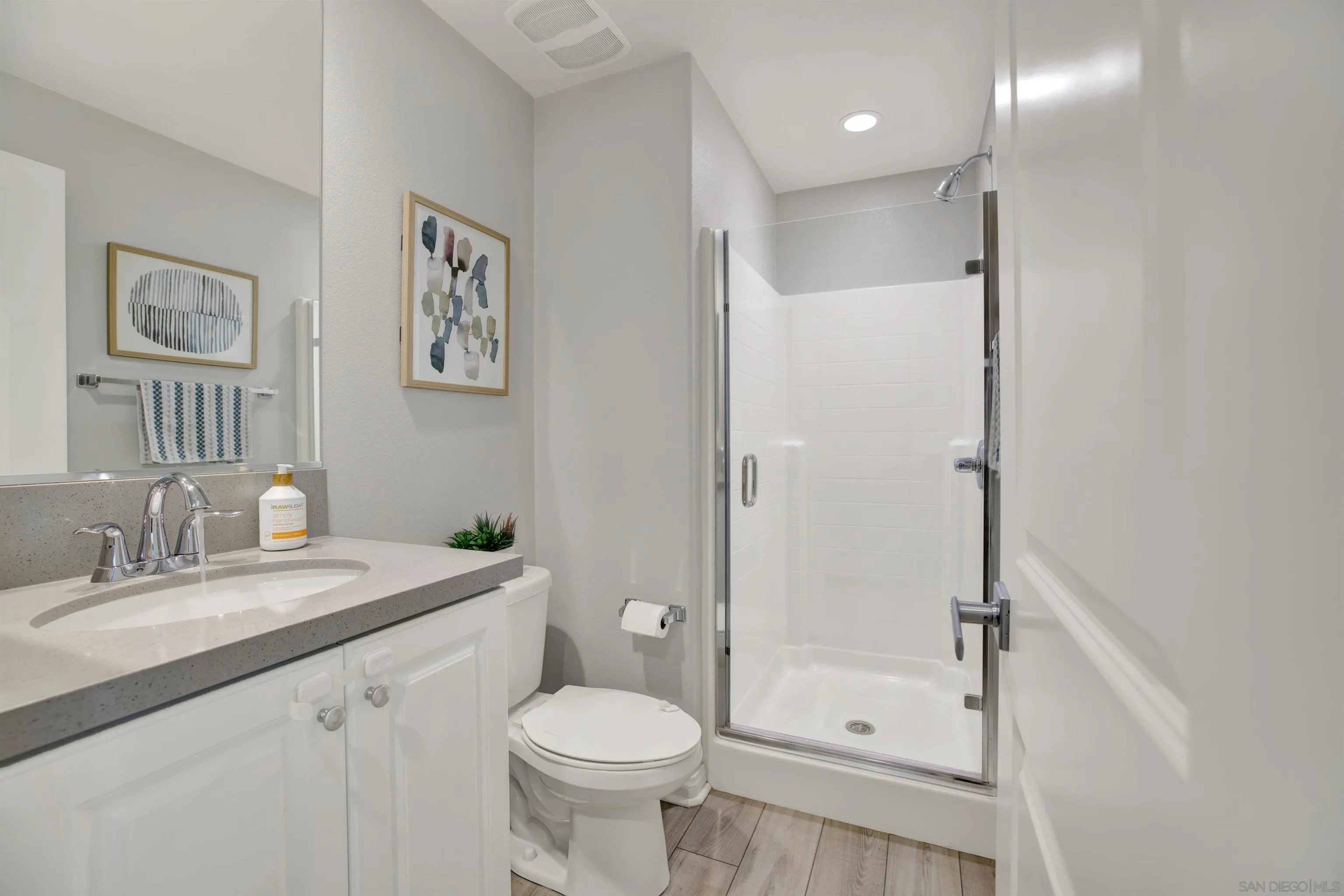 https://cdn.realtyfeed.com/cdn/127/260010650/c035a6adcac21560b3f4cc3c76d7fdd3.webp