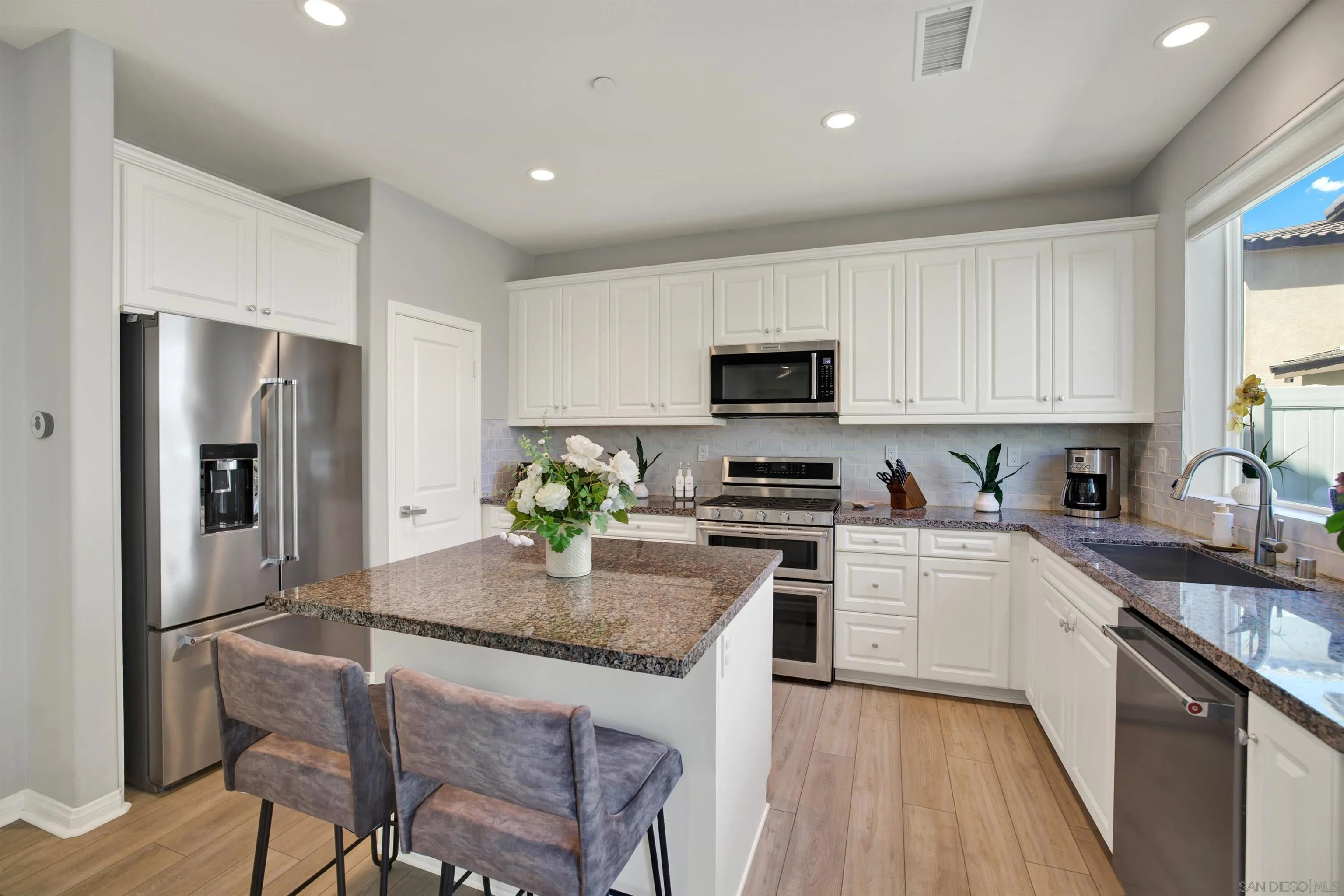 https://cdn.realtyfeed.com/cdn/127/260010650/cd9c364ca6c25156b020c4a3254f502f.webp