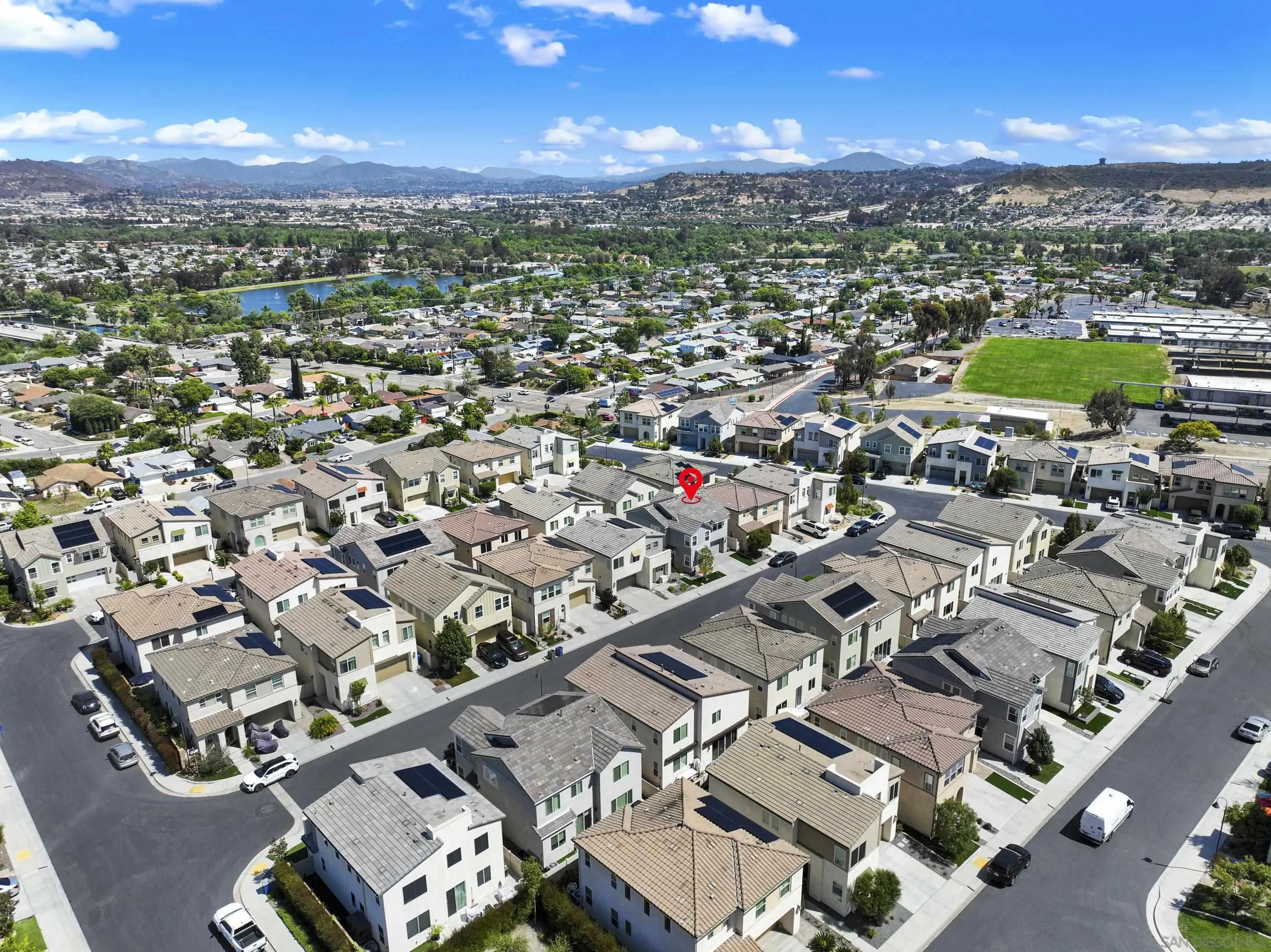https://cdn.realtyfeed.com/cdn/127/260010650/de3f797dfeb8caccd1a6ea2b381622a1.webp