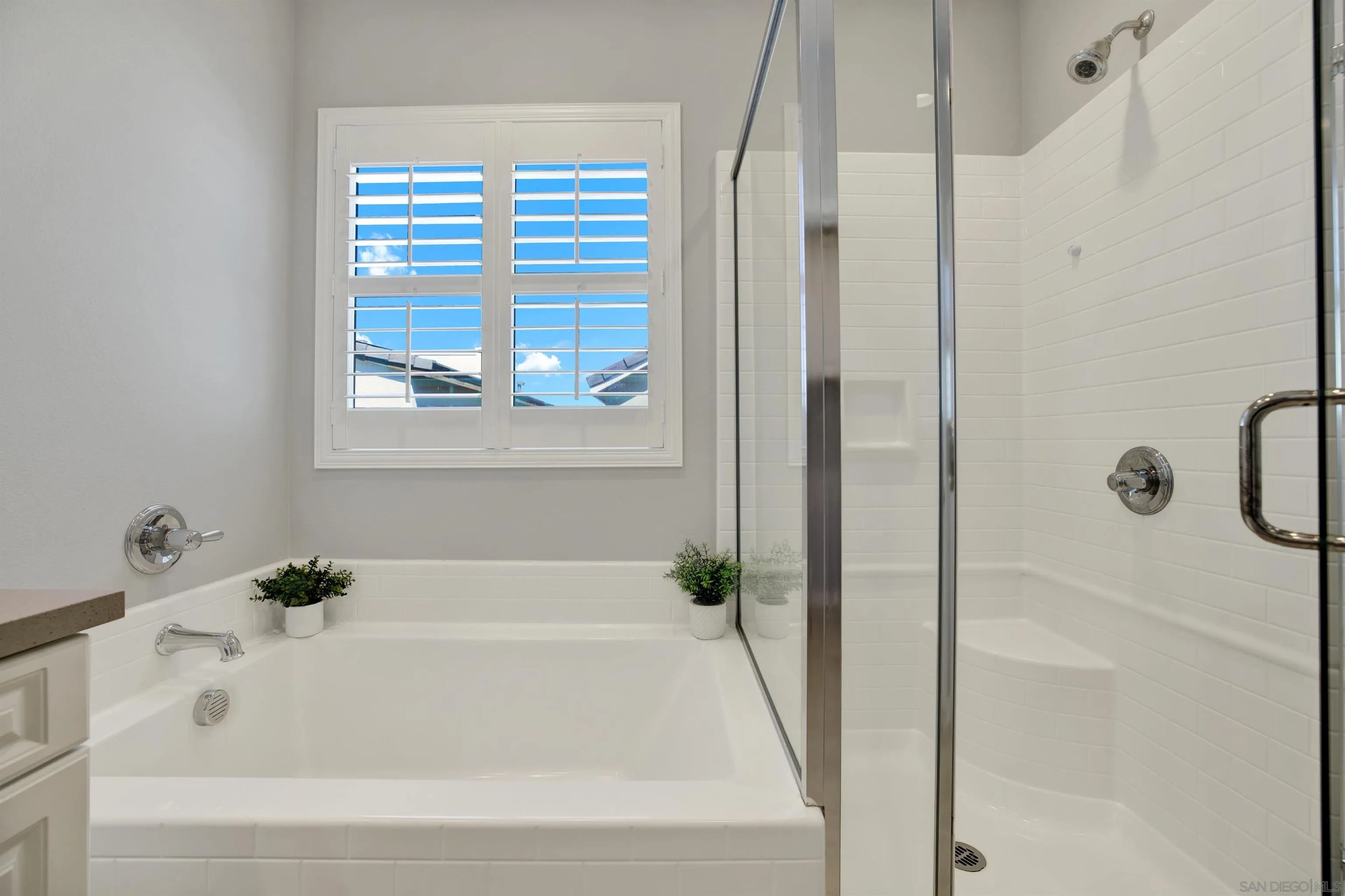 https://cdn.realtyfeed.com/cdn/127/260010650/f5b760d4a43d3e50c73e73231dcf49dc.webp