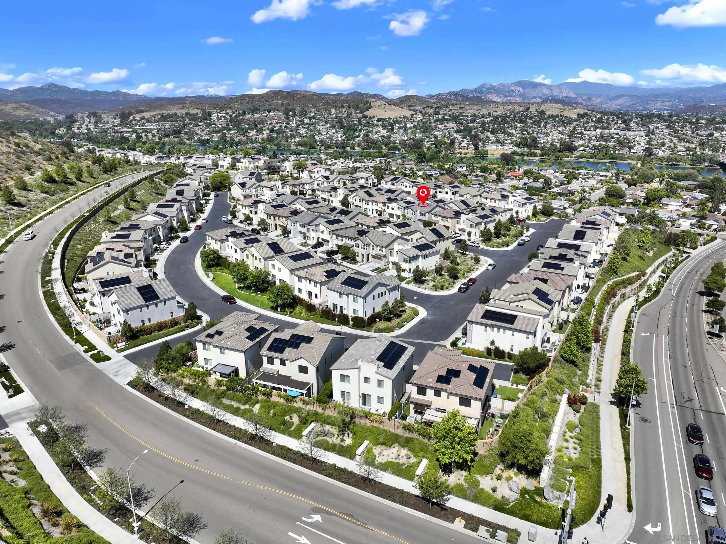 https://cdn.realtyfeed.com/cdn/127/260010650/fe13e67dcd29d144e9cd6fdd52f77c09.webp