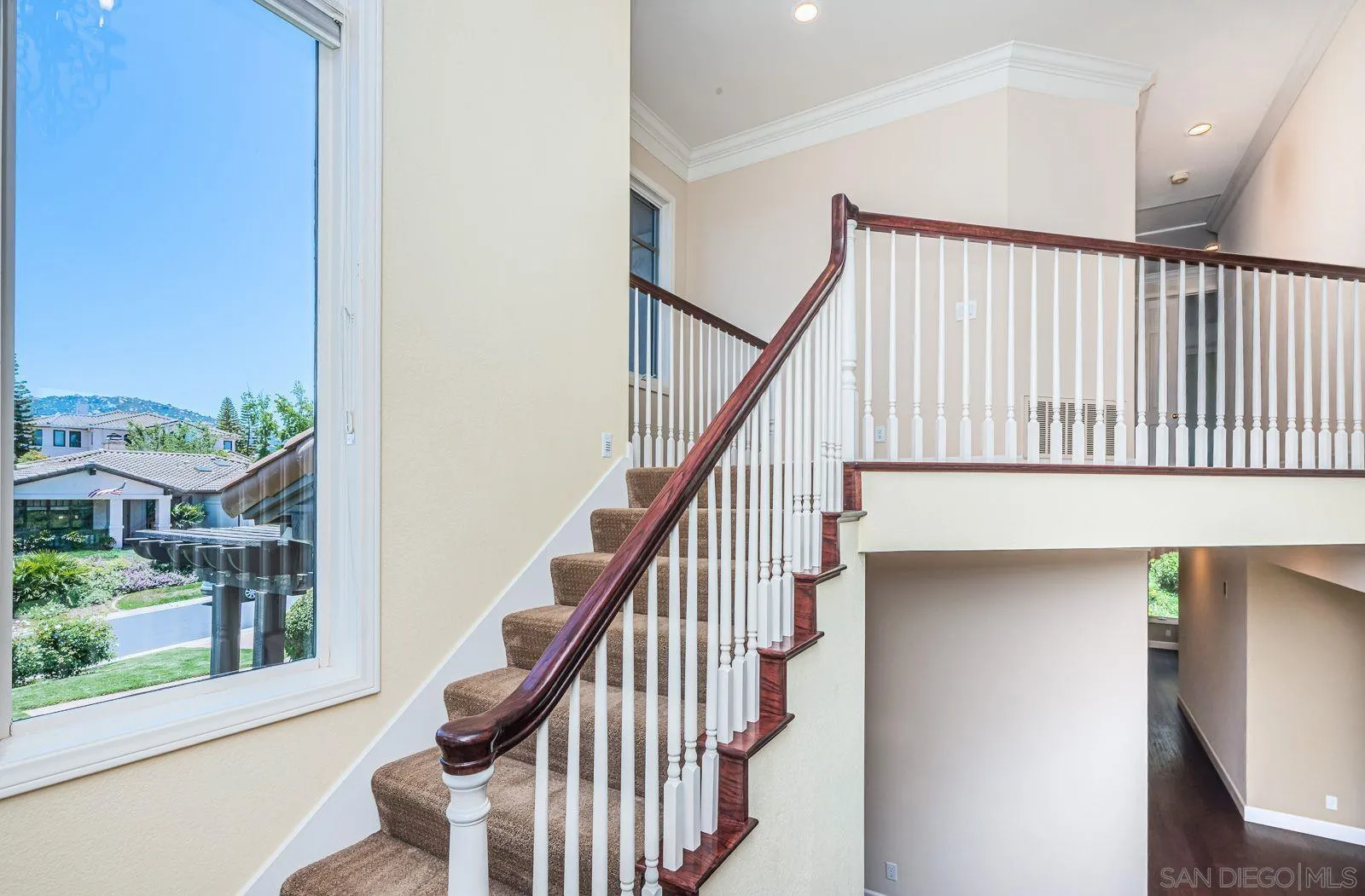https://cdn.realtyfeed.com/cdn/127/260010652/1eac4859d2adfece28f41361aed270fc.webp