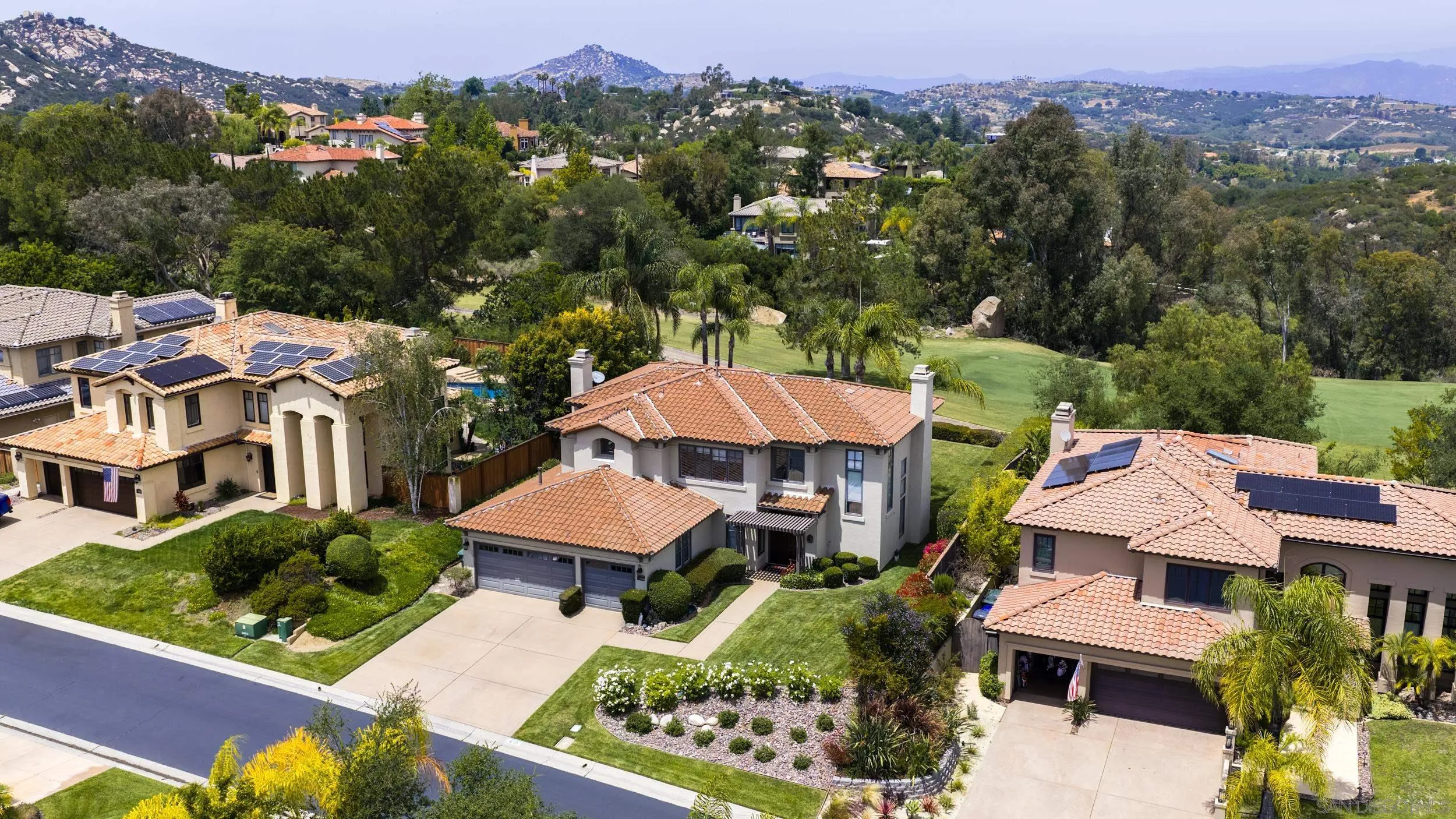 https://cdn.realtyfeed.com/cdn/127/260010652/2a4ce7f4c5c655c2b2d06381d316328d.webp