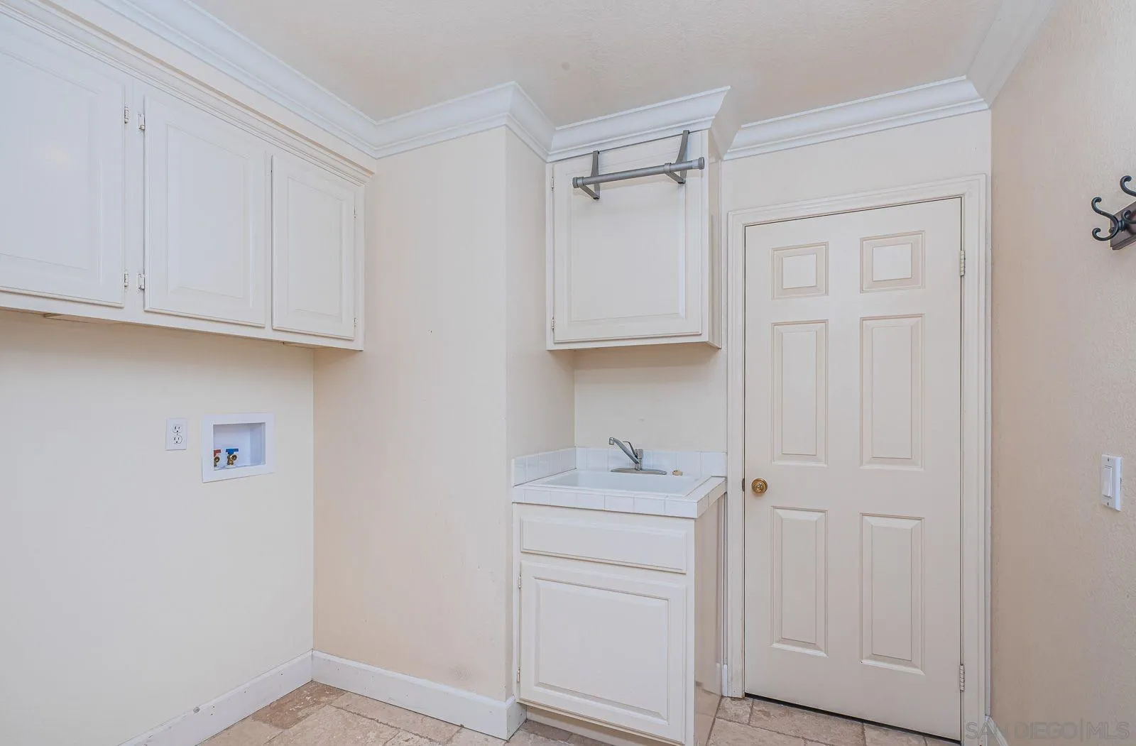 https://cdn.realtyfeed.com/cdn/127/260010652/5528df53c5db18f9a1a5df5ca8b64656.webp