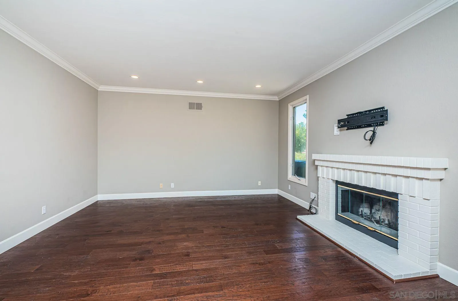 https://cdn.realtyfeed.com/cdn/127/260010652/57304f245800fb14cf48d9c472004cb3.webp