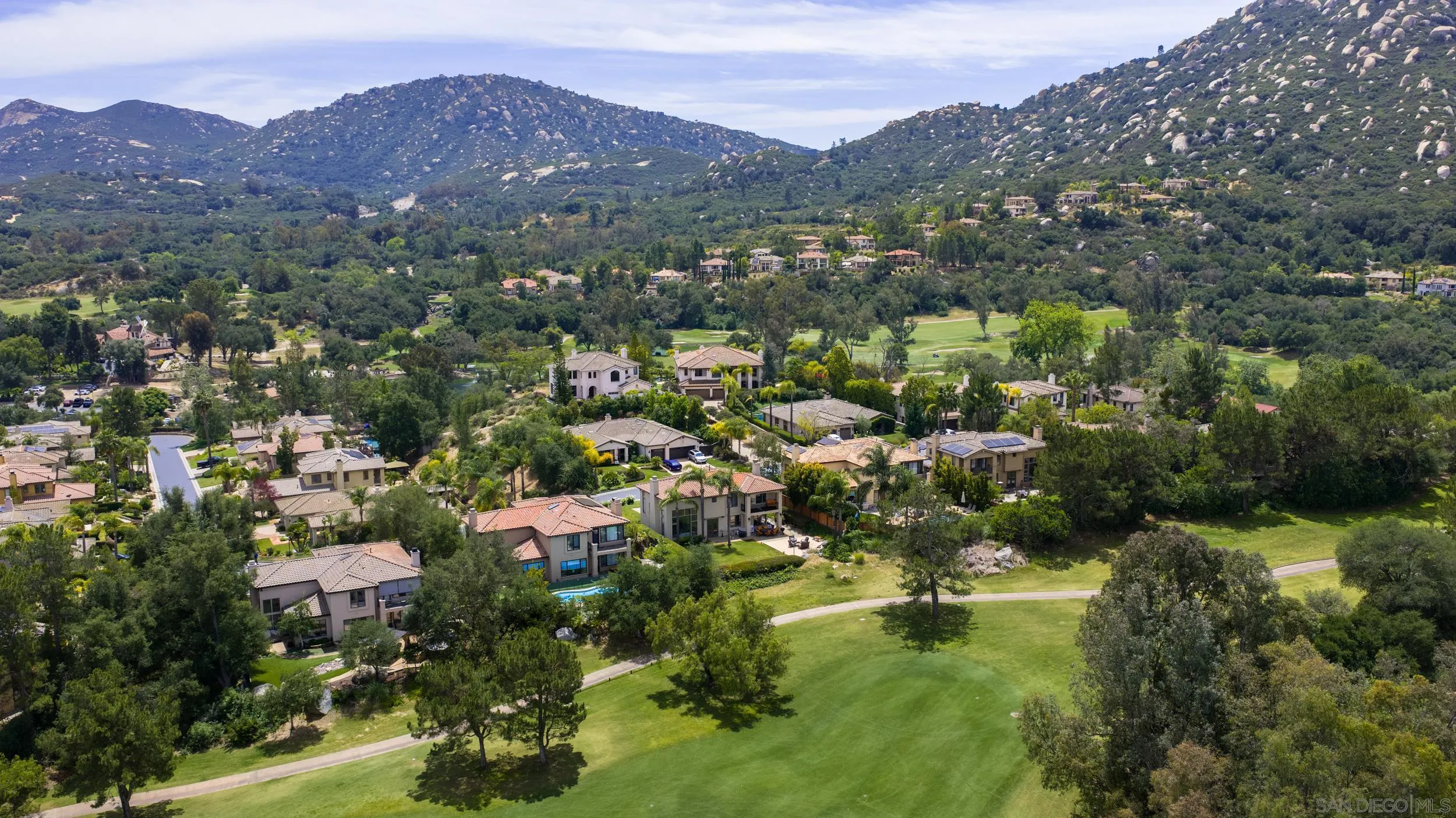 https://cdn.realtyfeed.com/cdn/127/260010652/95f53cab122da92b6b10c30886dd1092.webp