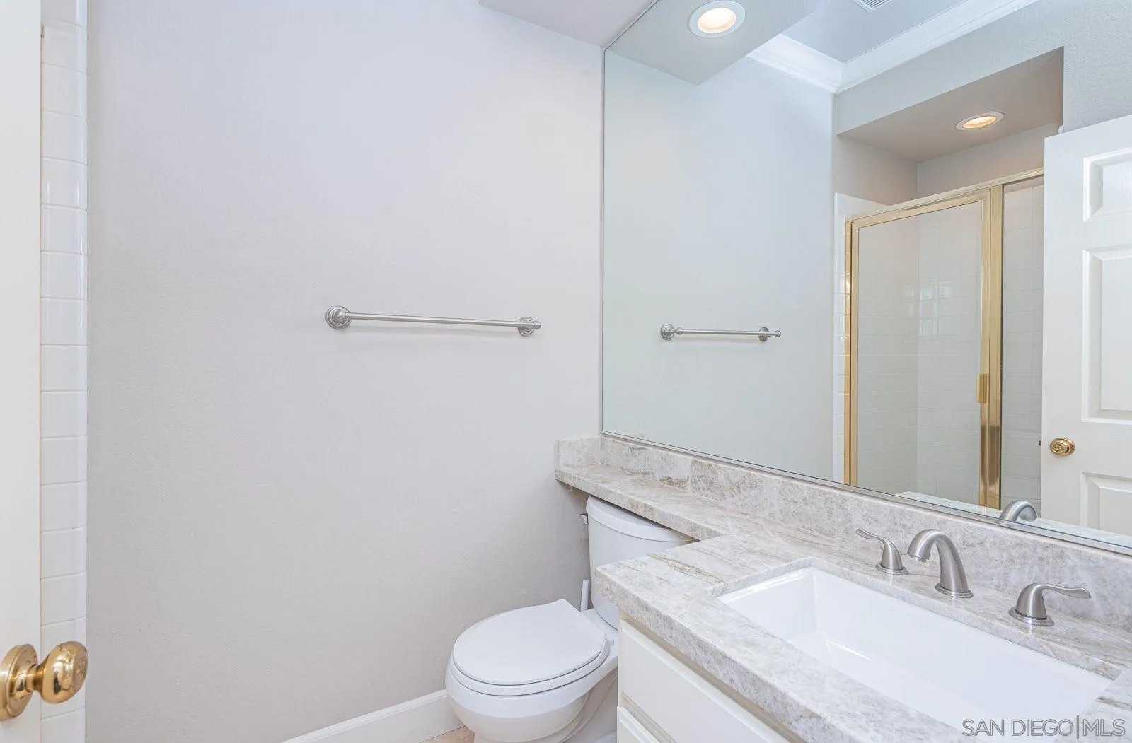 https://cdn.realtyfeed.com/cdn/127/260010652/acbe027bede668a564bfb7a56643be2e.webp