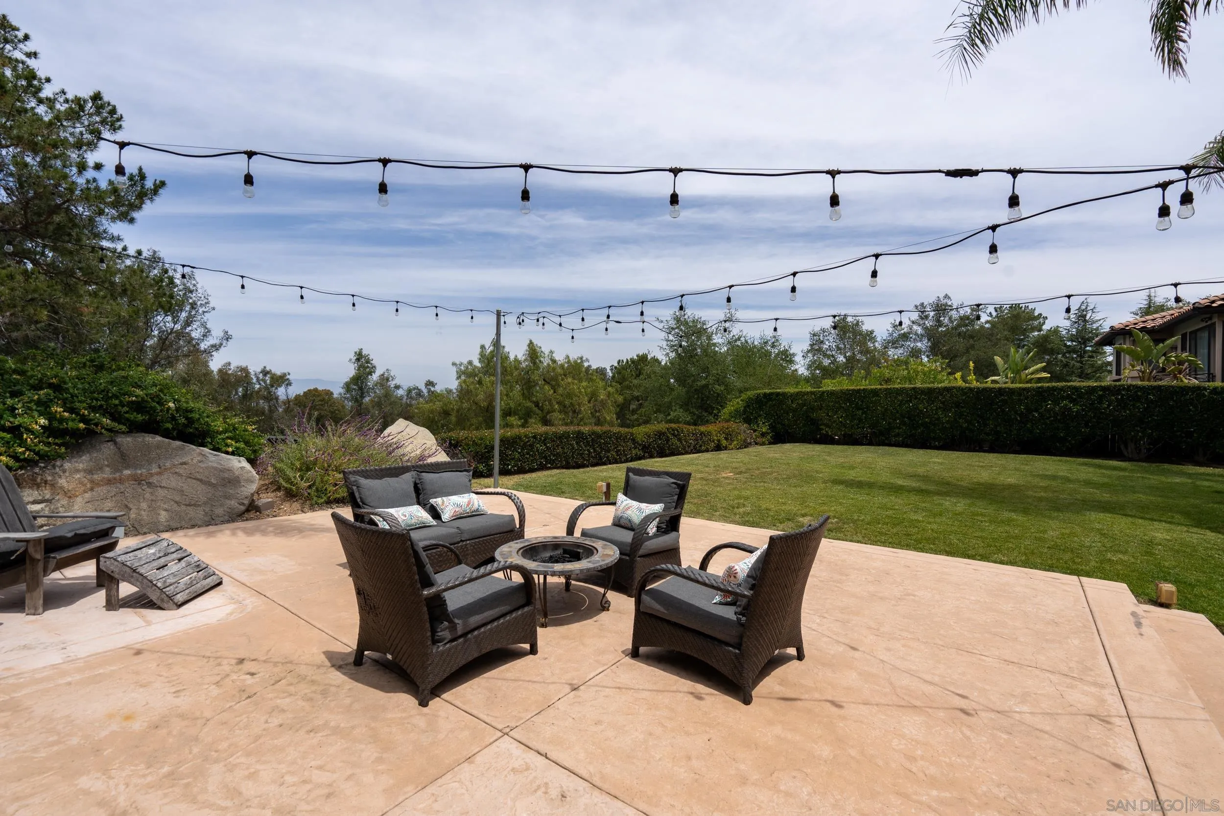https://cdn.realtyfeed.com/cdn/127/260010652/eb2b9825dd7d7b725a1cda03f49659e2.webp