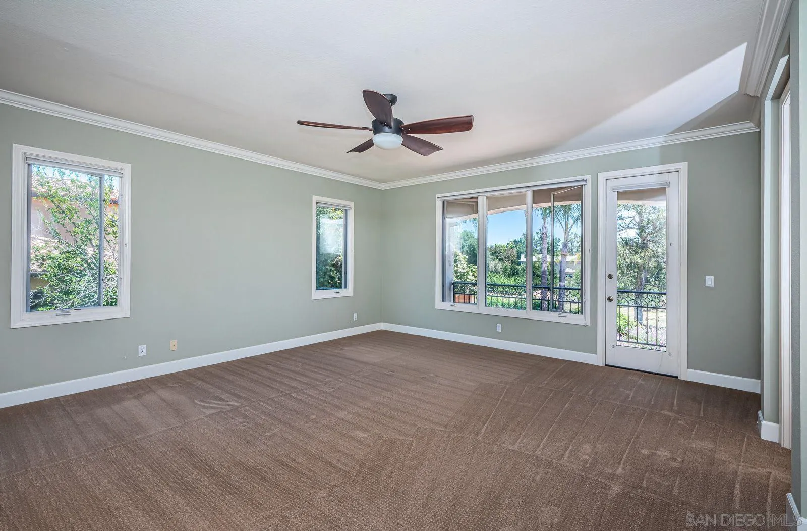 https://cdn.realtyfeed.com/cdn/127/260010652/fbd38c1810c849079815acd3b4c11df3.webp