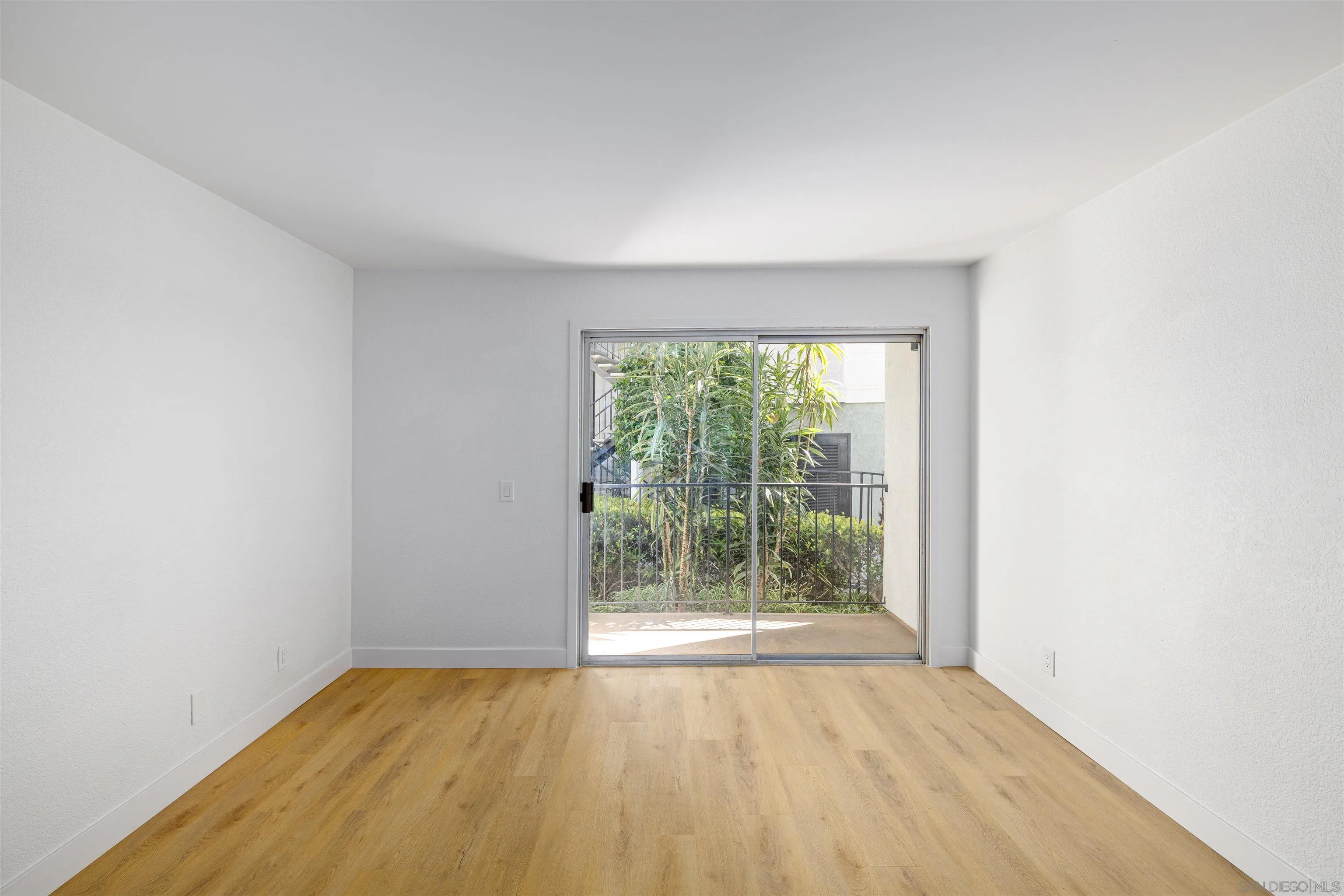 Photo #2: 260010653 Listing: Photo #2