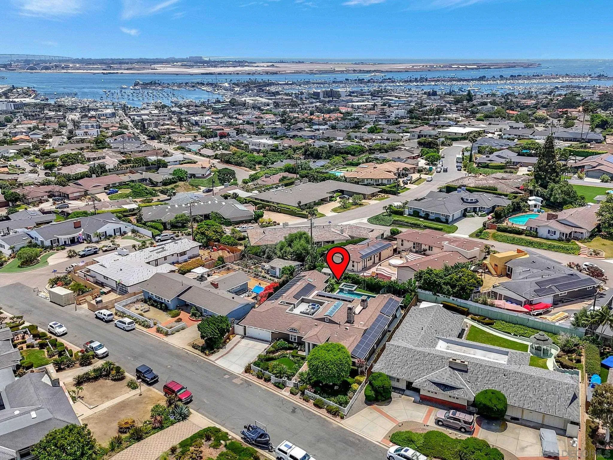 https://cdn.realtyfeed.com/cdn/127/260010656/026cd1b63e16d3550d7bab79fde43e9b.webp