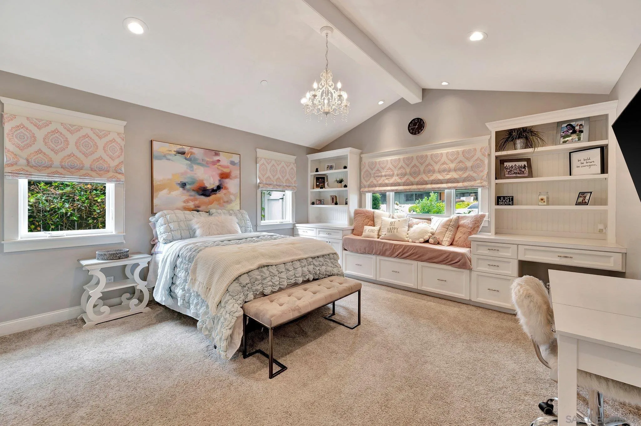 https://cdn.realtyfeed.com/cdn/127/260010656/2d2ba14126f98dd3b8f72449809647cf.webp