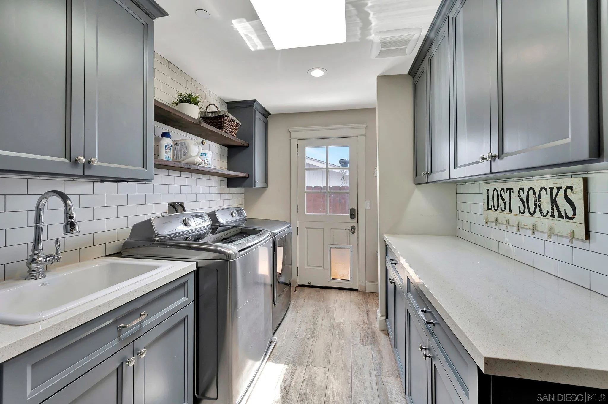 https://cdn.realtyfeed.com/cdn/127/260010656/681aec74e8e7c98540aced070b3b6f6b.webp