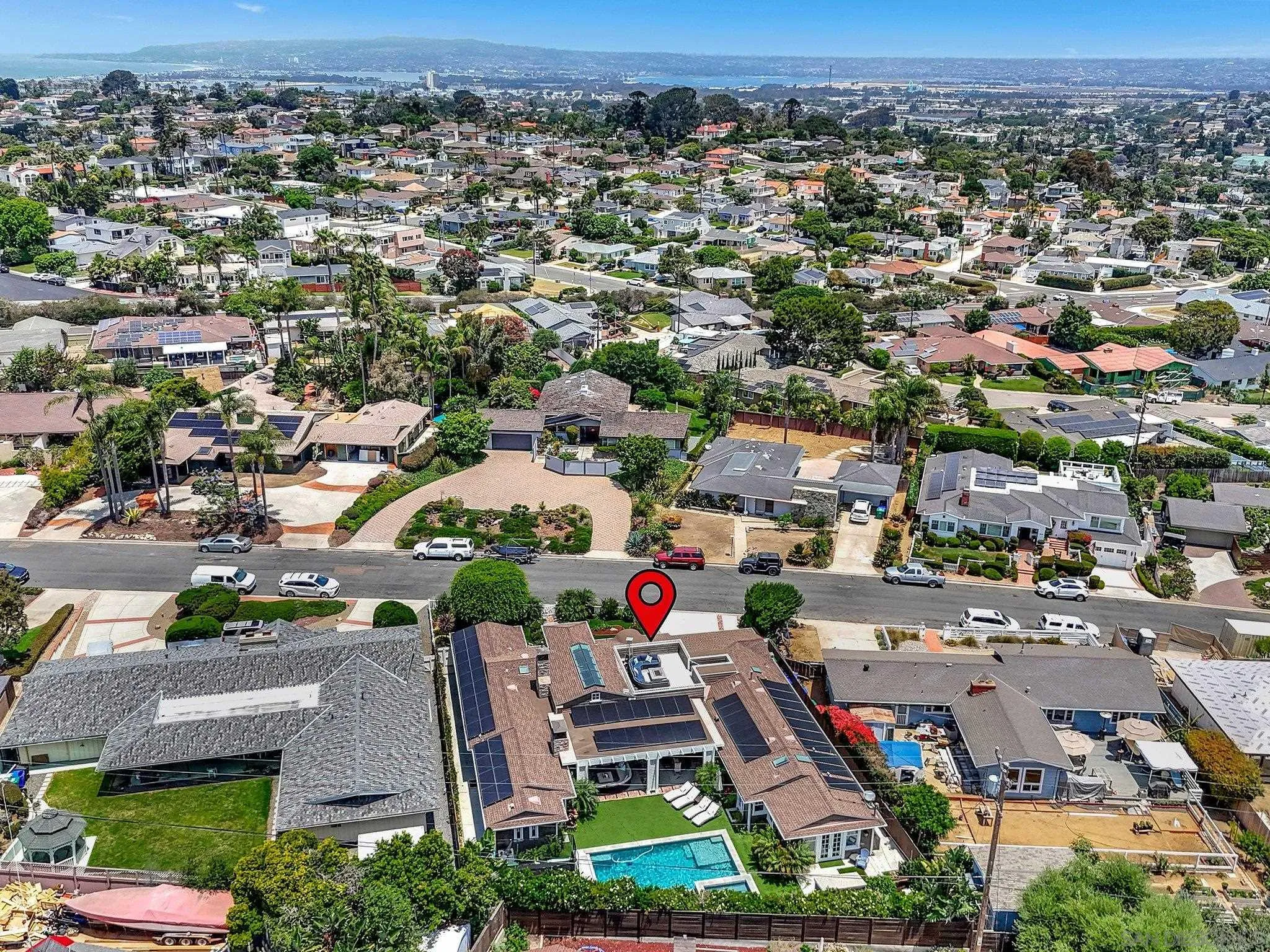 https://cdn.realtyfeed.com/cdn/127/260010656/99d50086f9482d59efde44dc21553ff7.webp