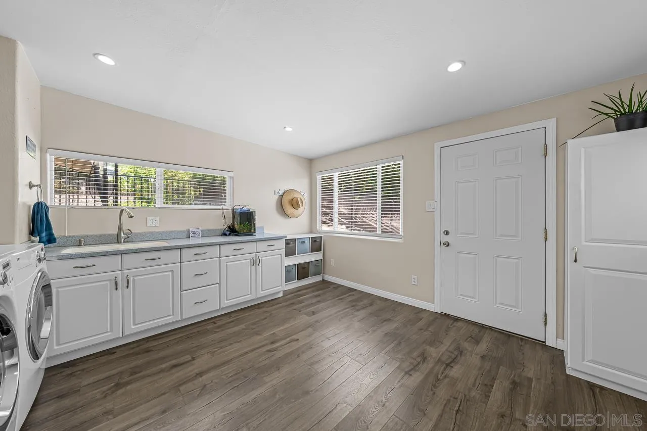 https://cdn.realtyfeed.com/cdn/127/260010658/27d0eba6e97e919687d3d299c640c972.webp