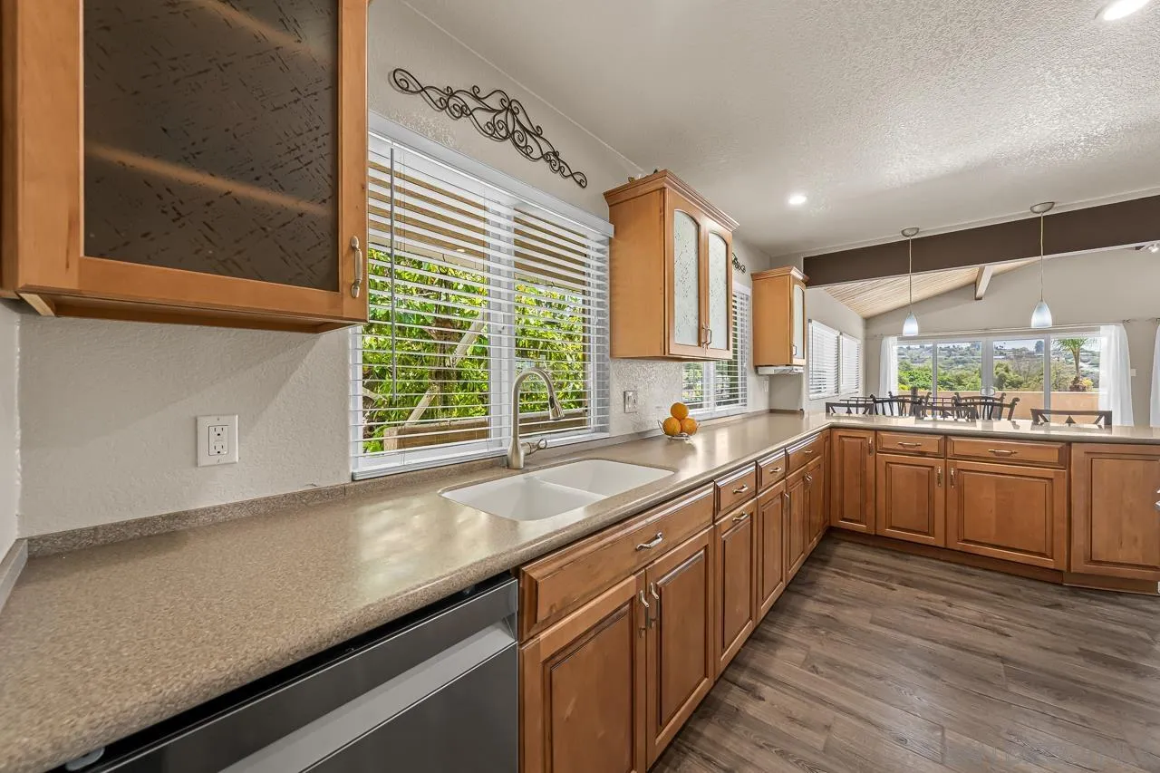https://cdn.realtyfeed.com/cdn/127/260010658/a741a95a78ba7e48c59ee24f0729b5c2.webp