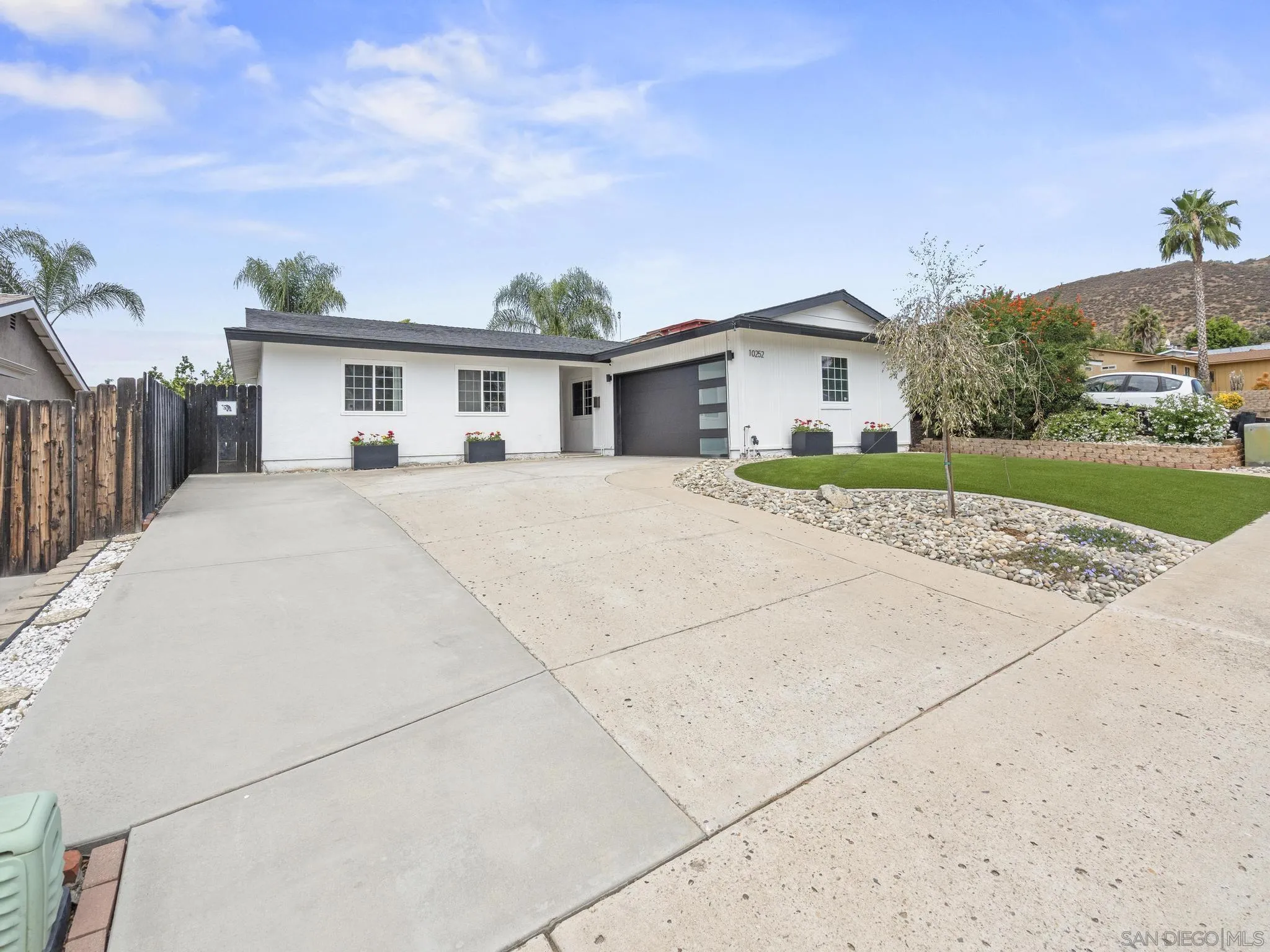https://cdn.realtyfeed.com/cdn/127/260010662/24a54b56395aa2cf343055164ab5f802.webp