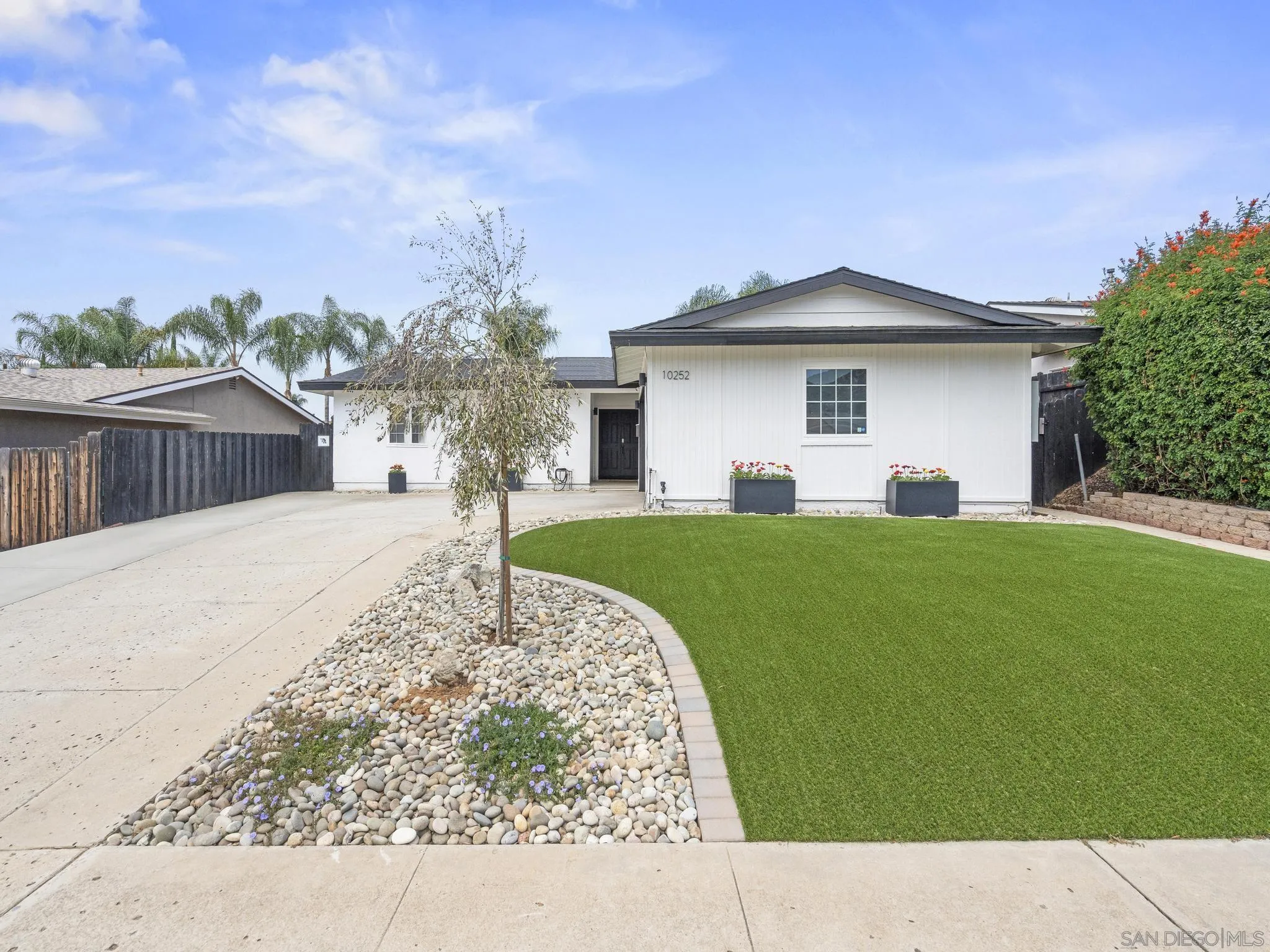https://cdn.realtyfeed.com/cdn/127/260010662/3cb08fb8b15fffe399cff20b0490b8c6.webp