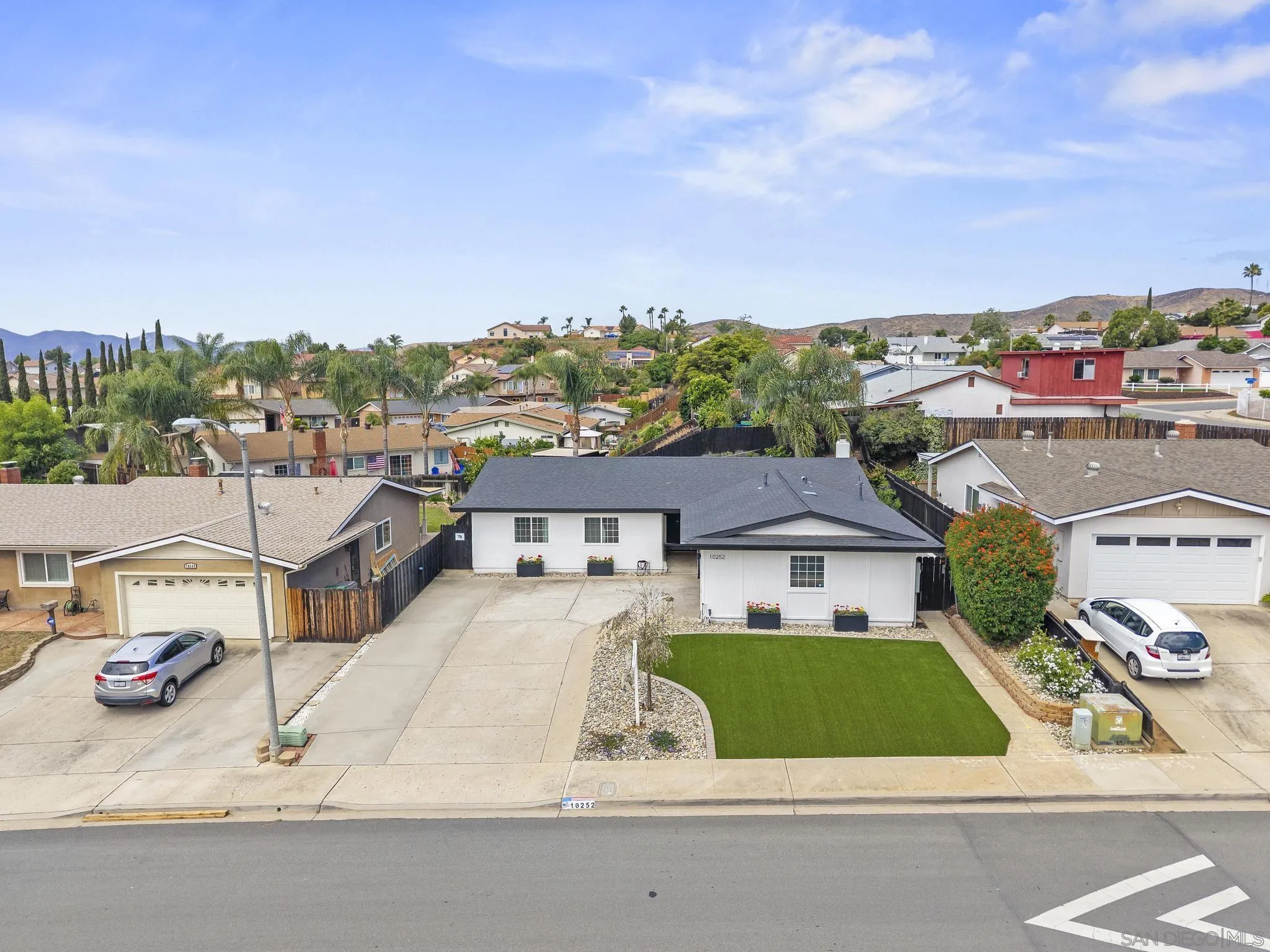 https://cdn.realtyfeed.com/cdn/127/260010662/4d142e034f3a527b566e29c0010fd2a5.webp