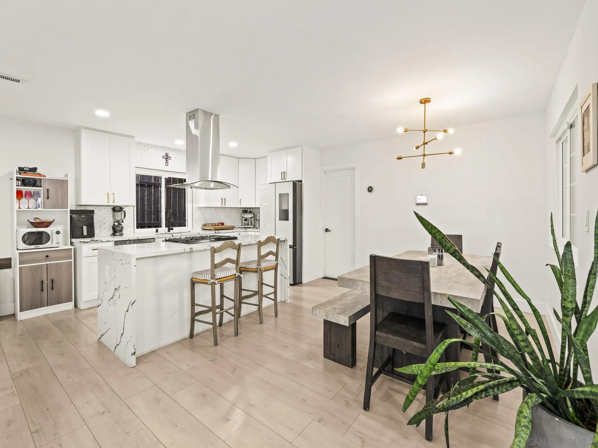 https://cdn.realtyfeed.com/cdn/127/260010662/d842daa9380511c664ee069570d8a24f.webp