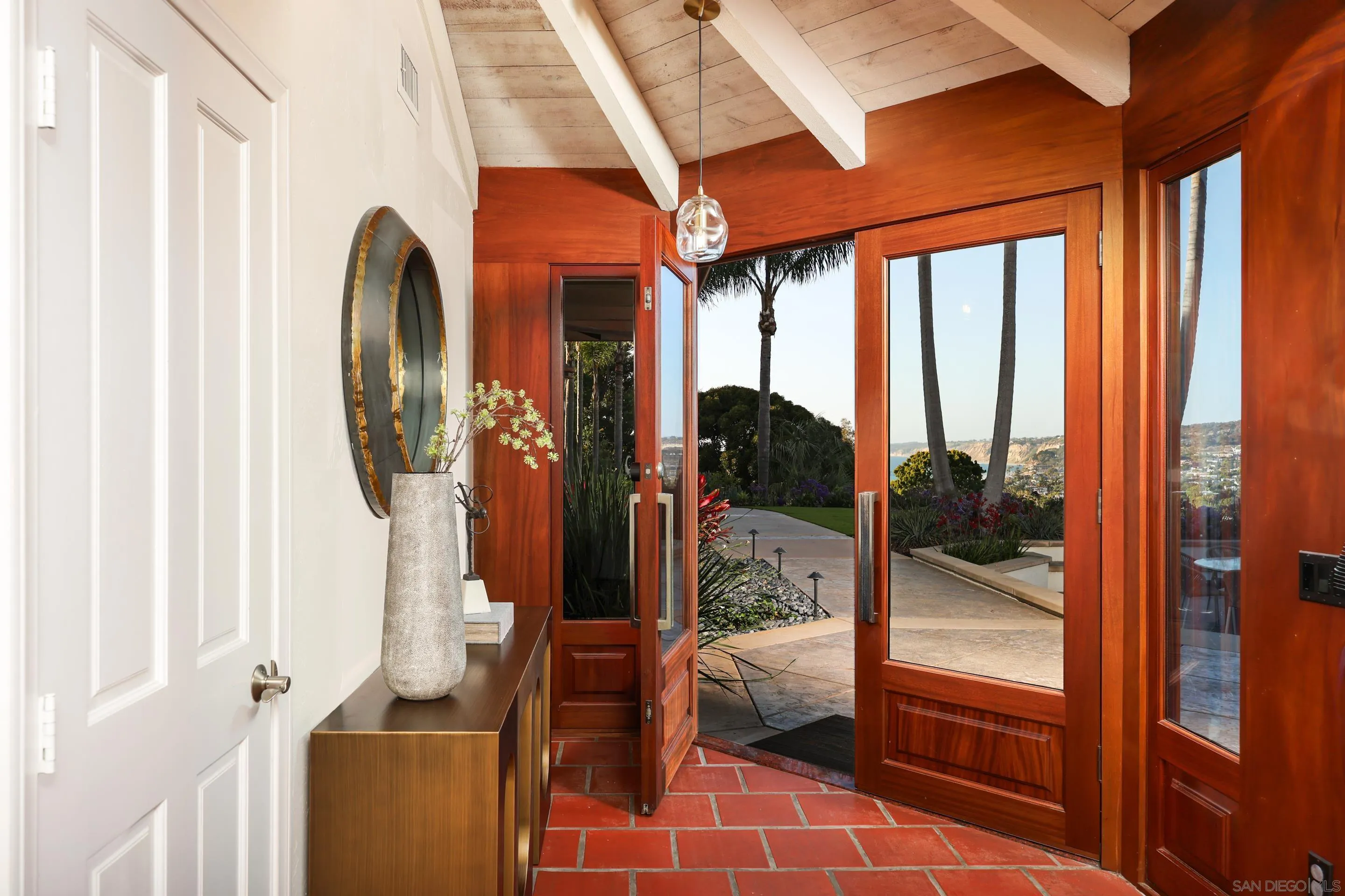 https://cdn.realtyfeed.com/cdn/127/260010673/0d422db924be6061e19682ef48b6a32c.webp