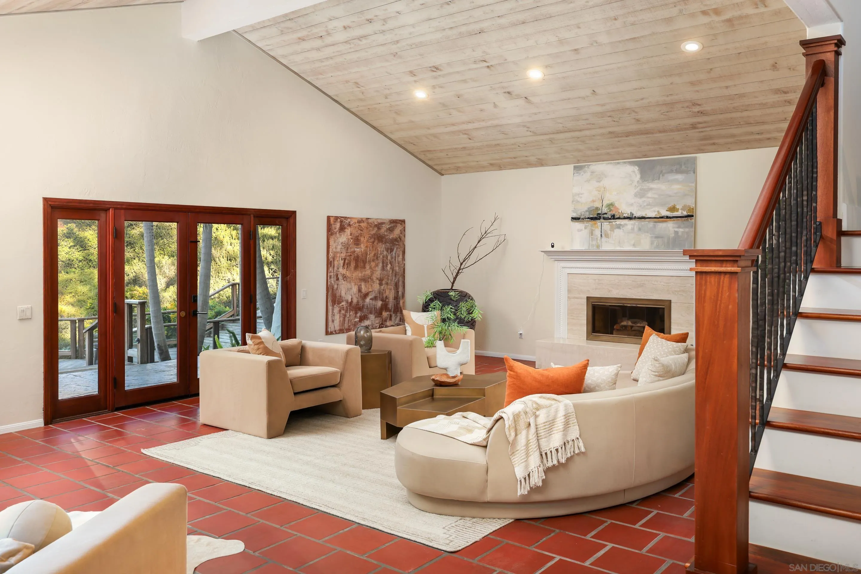 https://cdn.realtyfeed.com/cdn/127/260010673/2fc199917074afbfb75262aecaba8200.webp