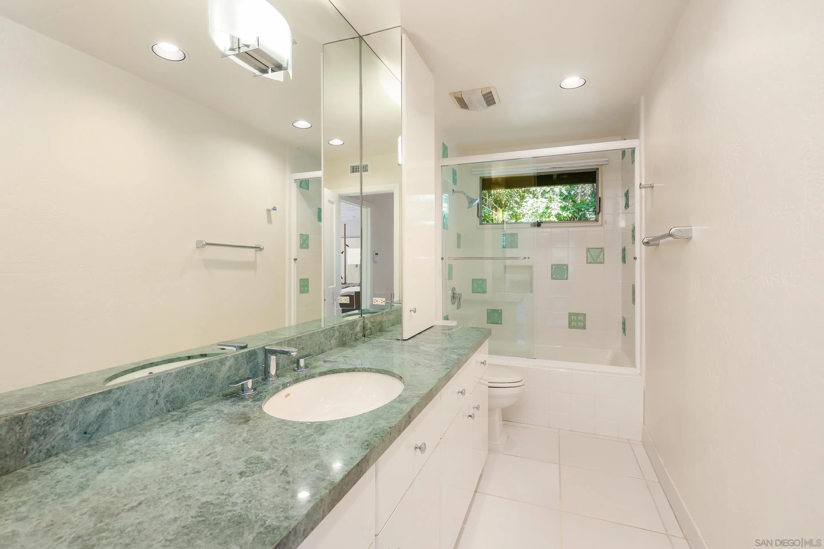 https://cdn.realtyfeed.com/cdn/127/260010673/41505b8d9e9c5a2c9f186a5c13bfc29b.webp