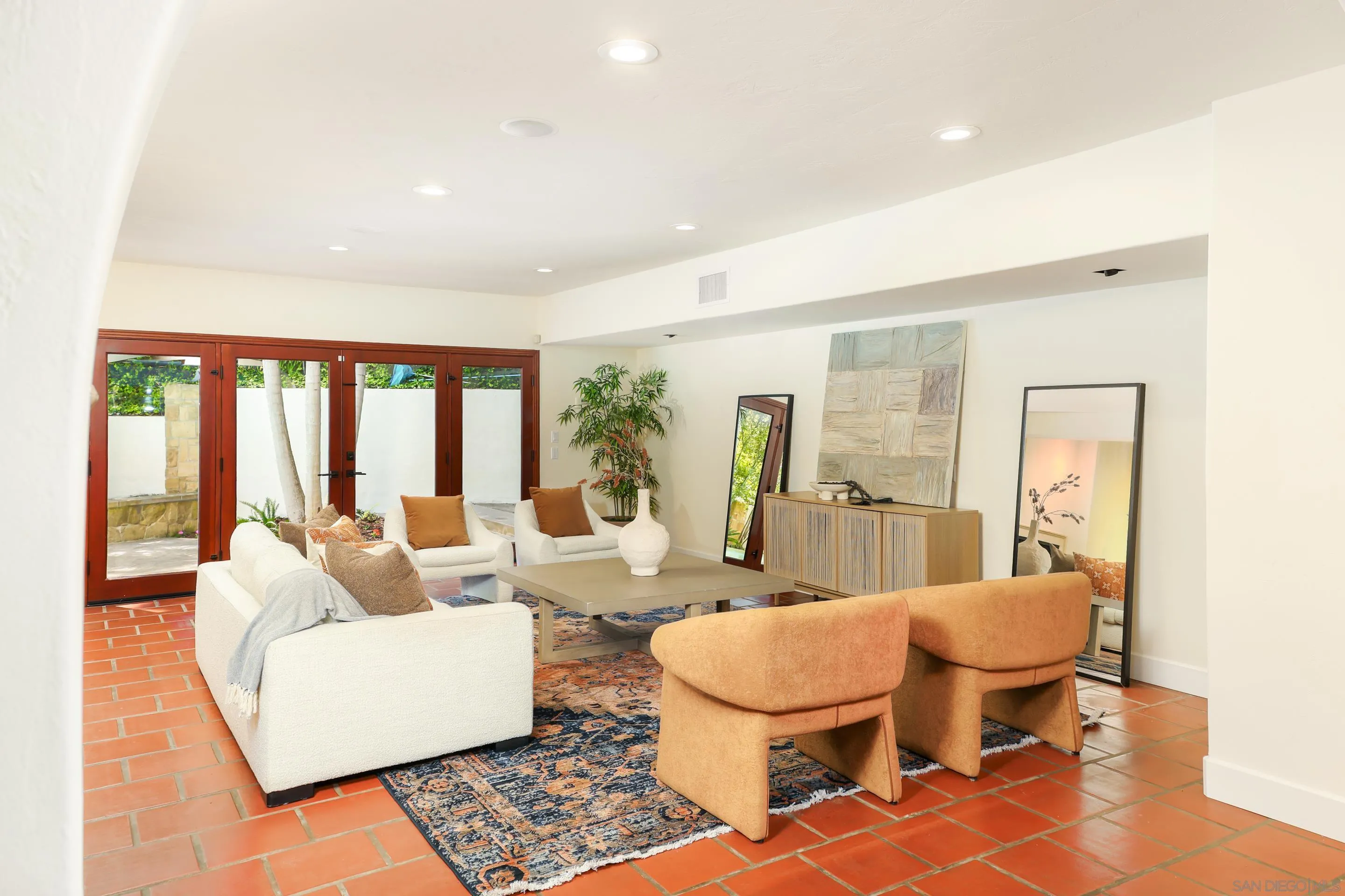 https://cdn.realtyfeed.com/cdn/127/260010673/4c9543909d4438dafd824e608eac6a6d.webp