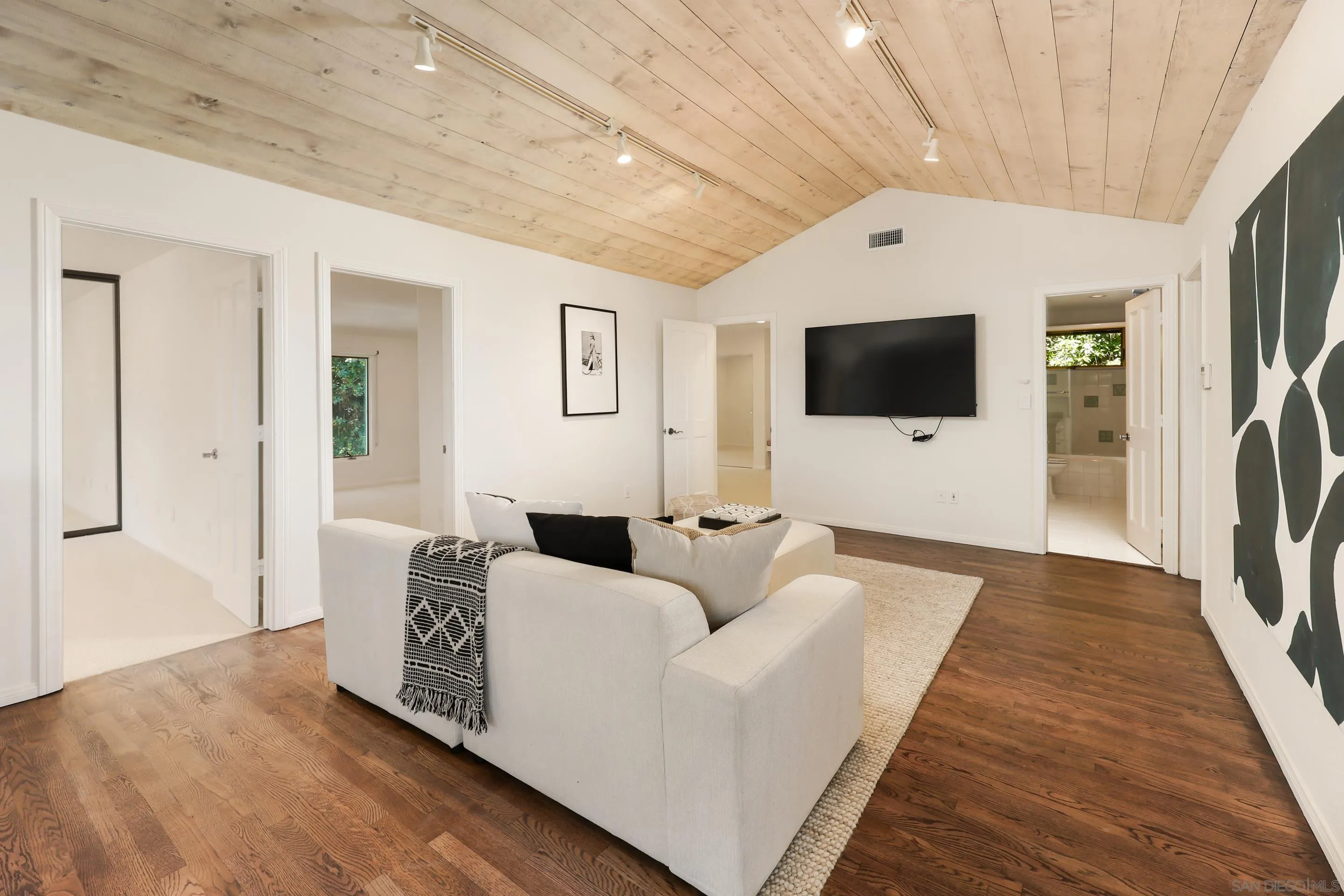 https://cdn.realtyfeed.com/cdn/127/260010673/63519256de3bb7dd8a4c476208038313.webp