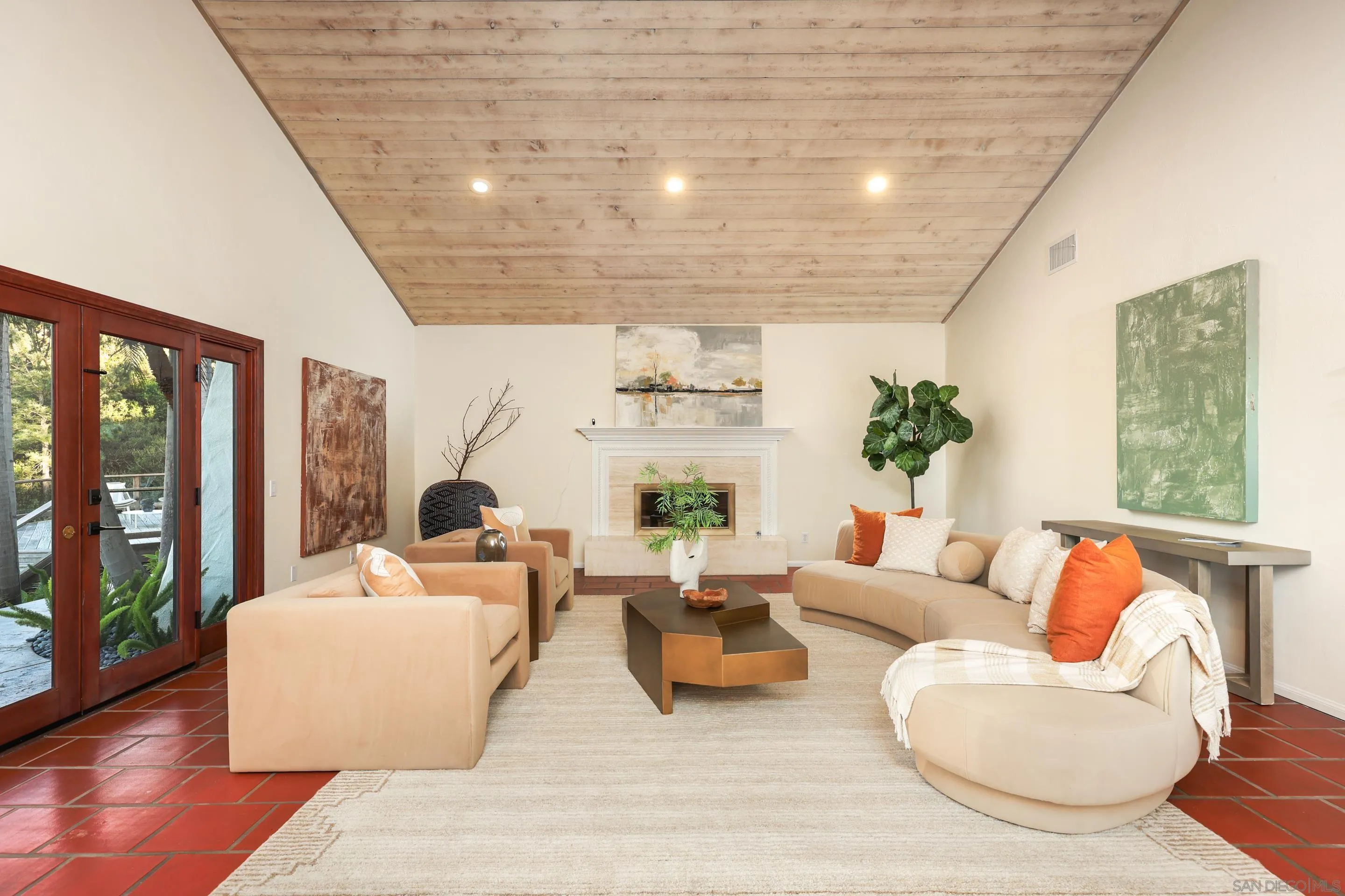 https://cdn.realtyfeed.com/cdn/127/260010673/95a7159d6d4322a3cb1dc4dd81c1db99.webp