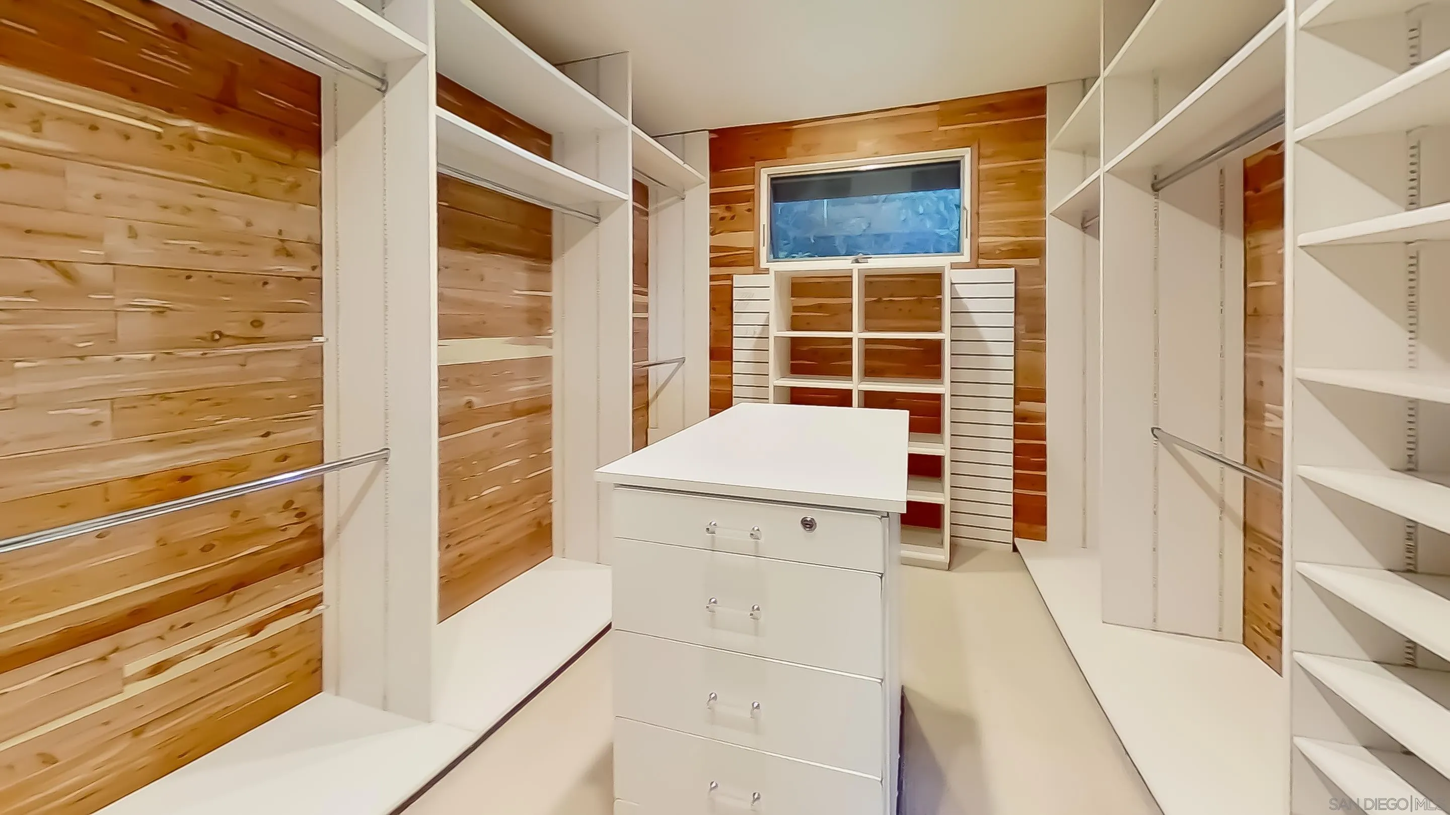 https://cdn.realtyfeed.com/cdn/127/260010673/dfb8e394556933c3012c43e32e9c6f43.webp