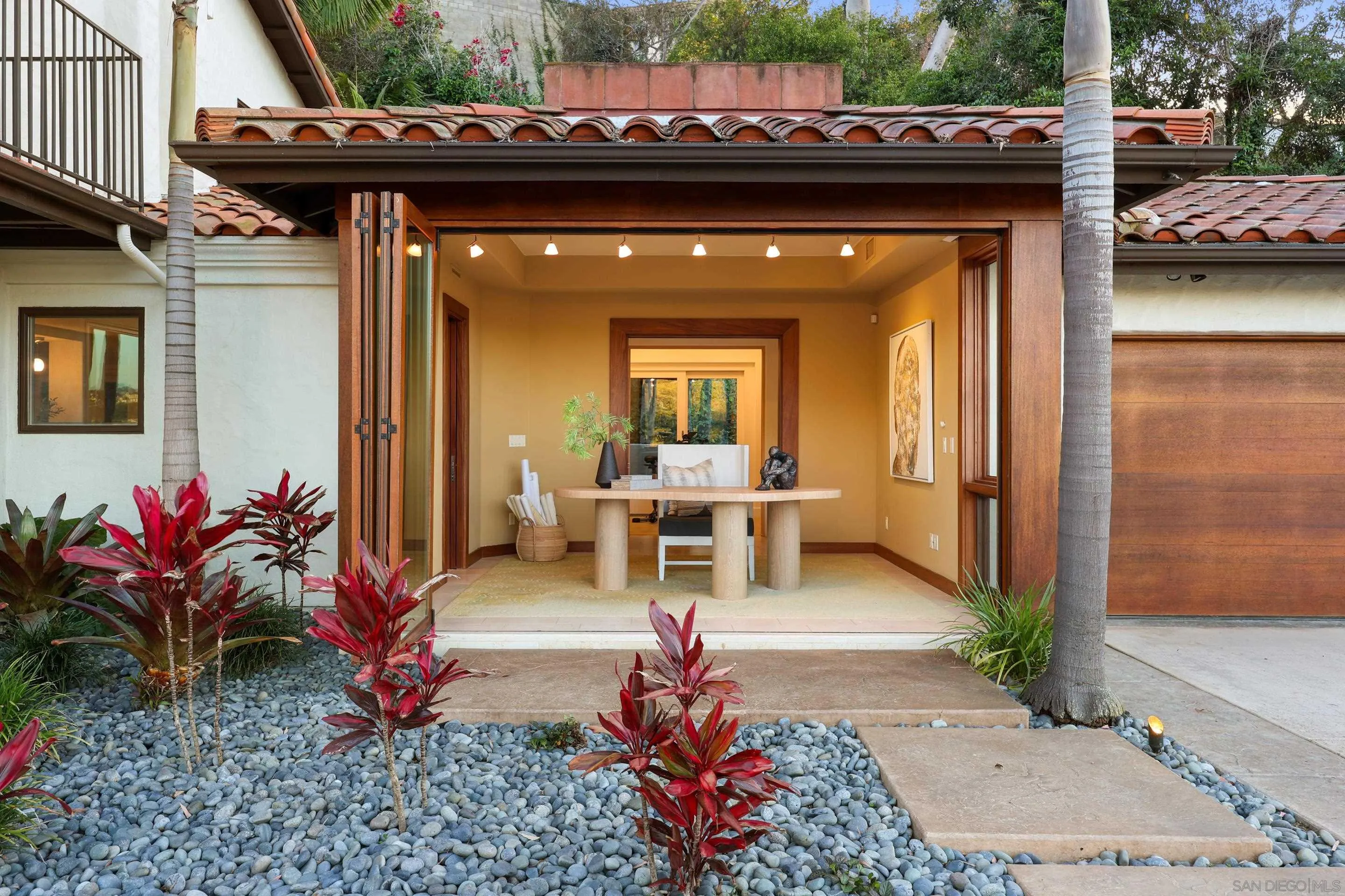 https://cdn.realtyfeed.com/cdn/127/260010673/e7fd4dffe70b92fae72101133d40491c.webp