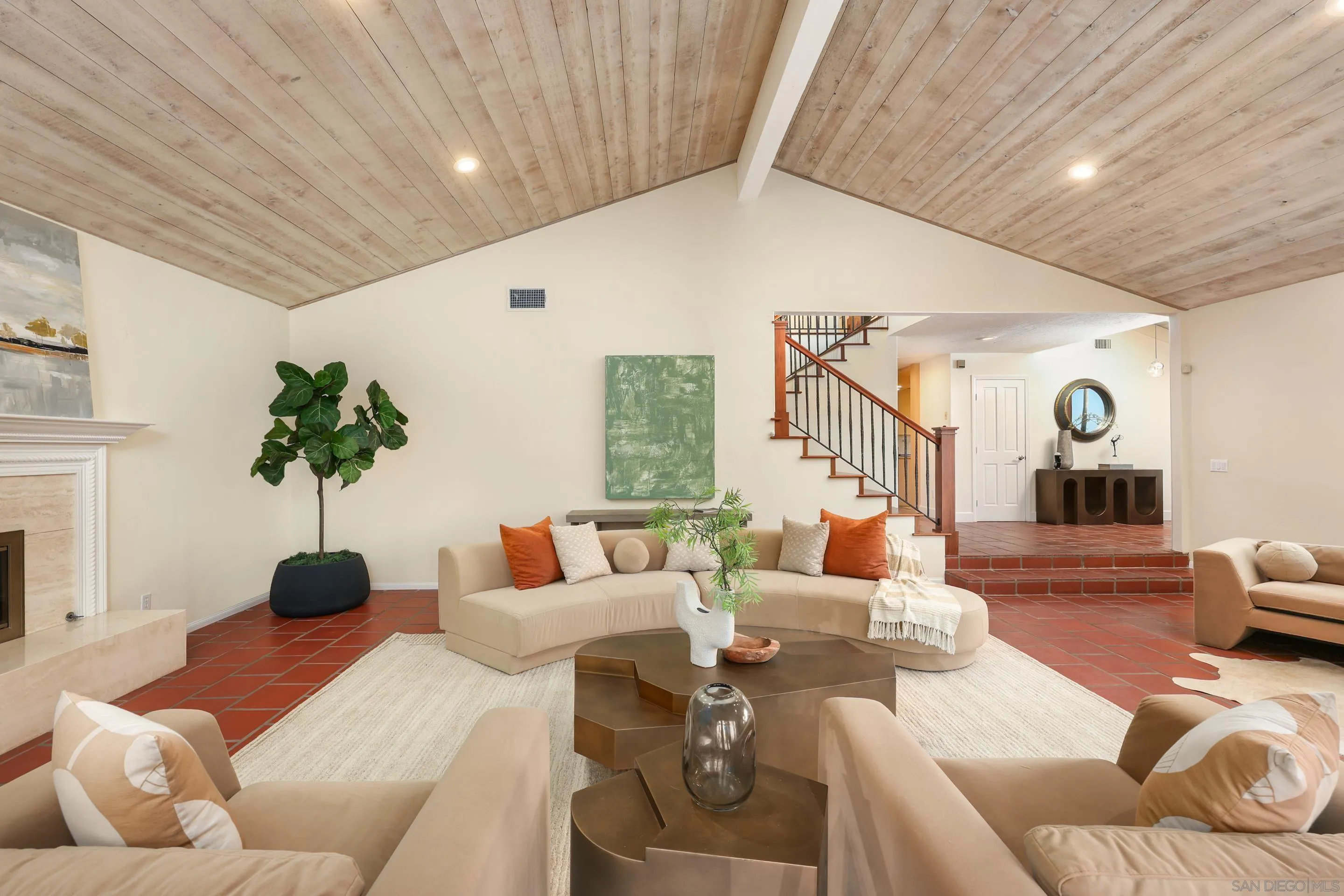 https://cdn.realtyfeed.com/cdn/127/260010673/f4083f2c7696dff11beda8cdceb0fa35.webp