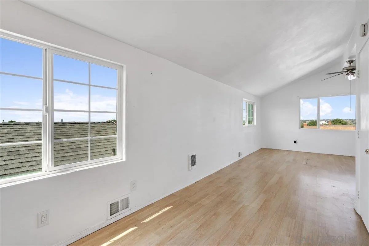 https://cdn.realtyfeed.com/cdn/127/260010675/28277b2521630a20bdf0da176506dd5a.webp