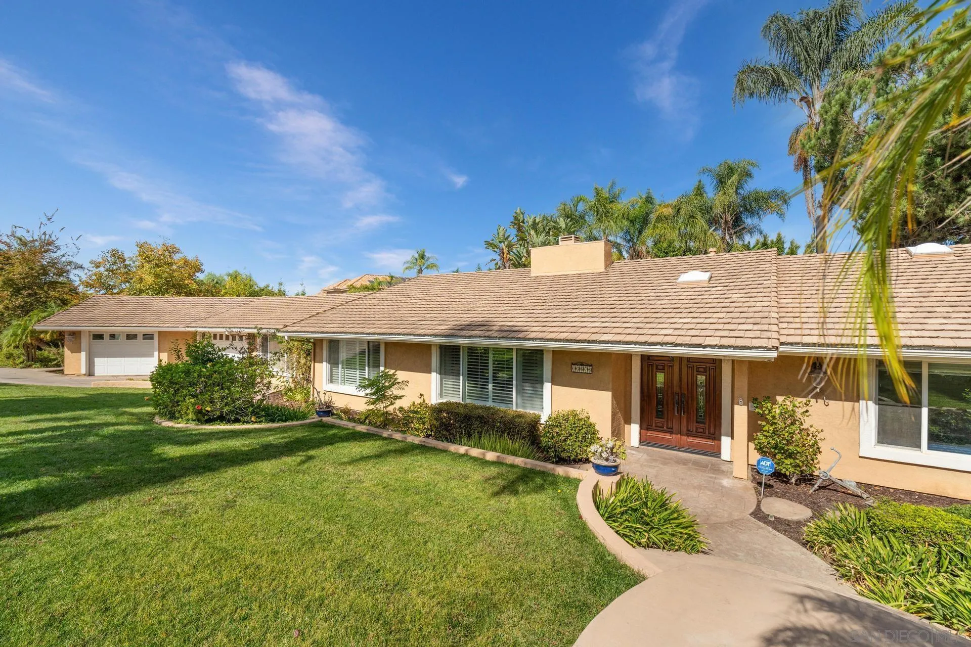 https://cdn.realtyfeed.com/cdn/127/260010677/2a9b962d451d87e697ca8cdfc0d904b0.webp