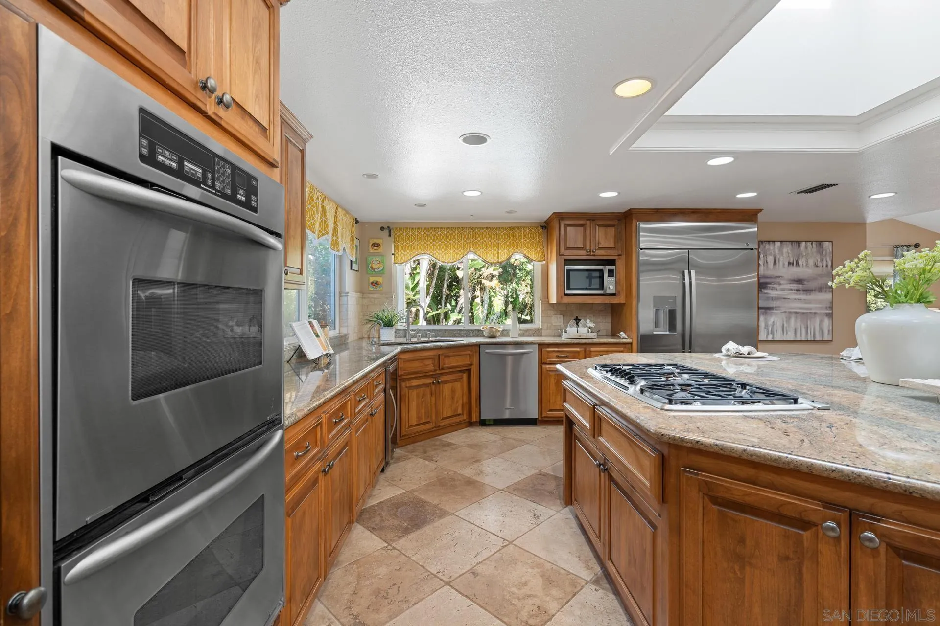 https://cdn.realtyfeed.com/cdn/127/260010677/3e8ecff397991c8a7a9486357d3931bf.webp