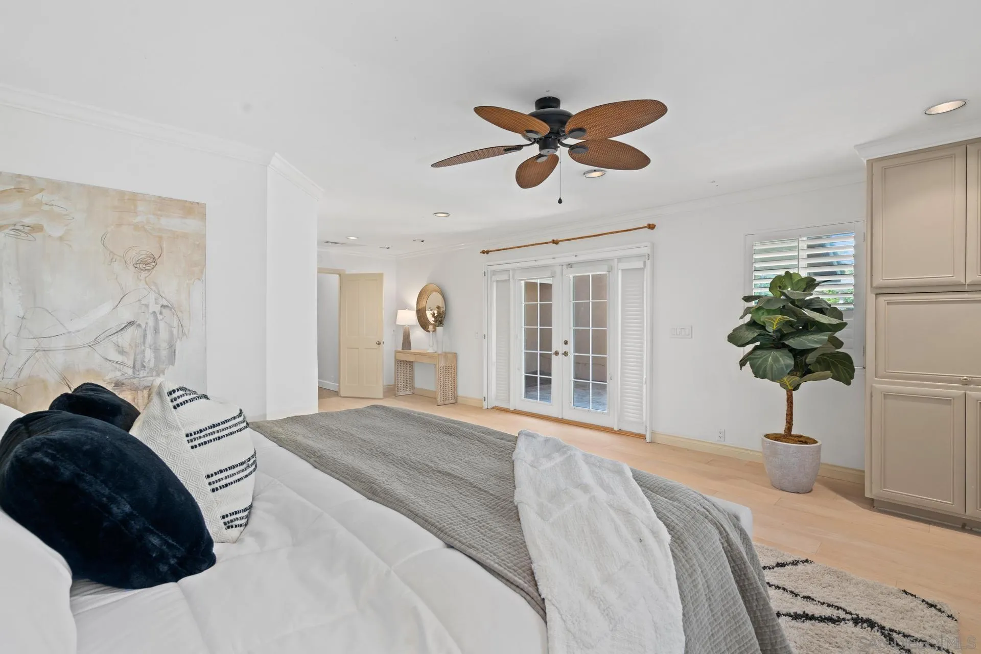 https://cdn.realtyfeed.com/cdn/127/260010677/56ebbfd5d901b10f56ad558e259b4ebd.webp