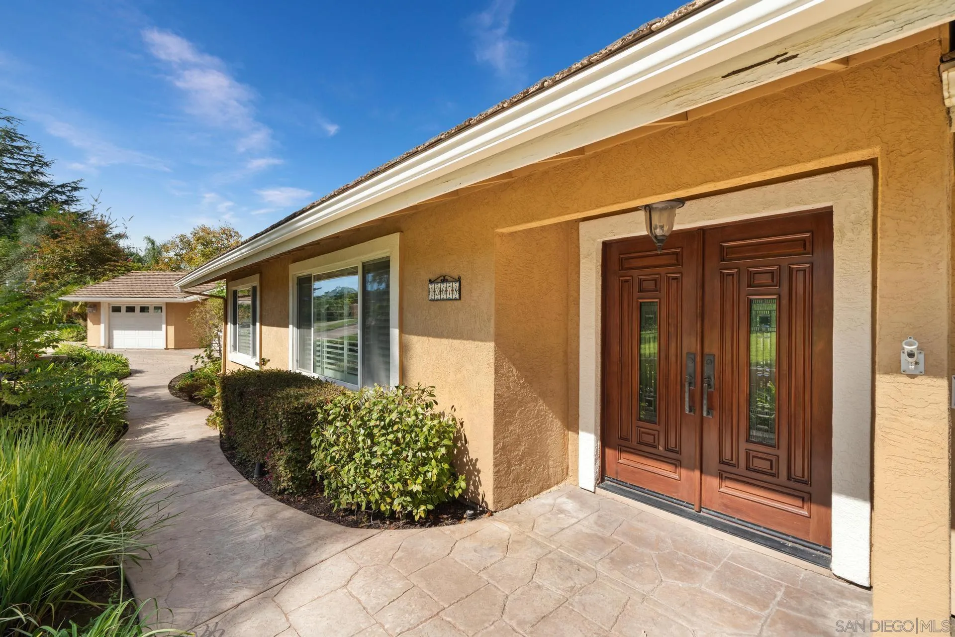 https://cdn.realtyfeed.com/cdn/127/260010677/75e00090070c66ecca5e42a5ad36efbc.webp