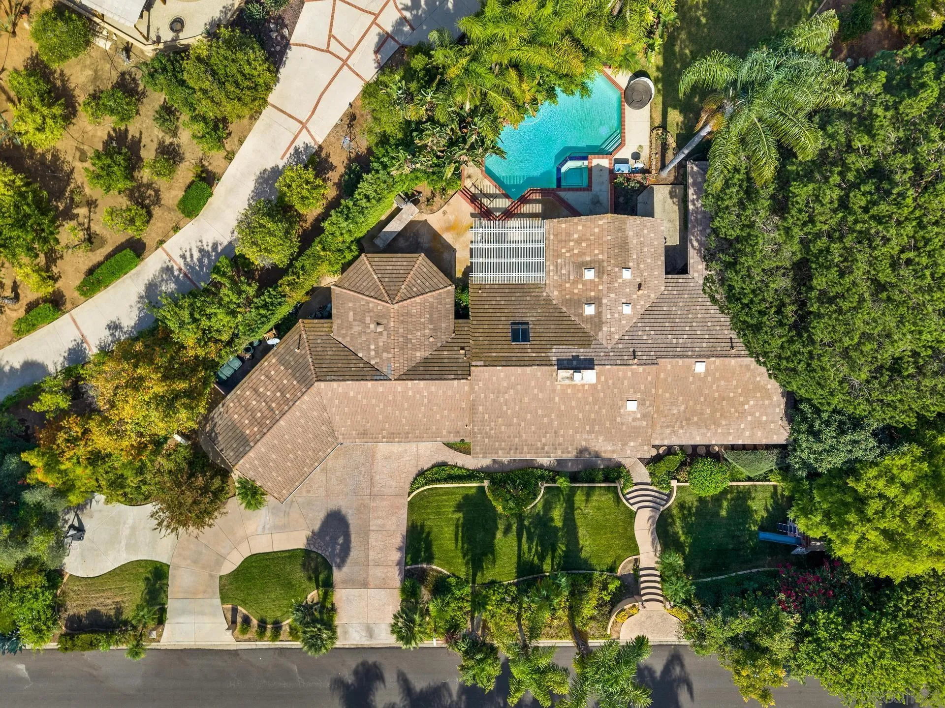 https://cdn.realtyfeed.com/cdn/127/260010677/8e320ed1ca21fb53e17ffc75e2a8f0f2.webp