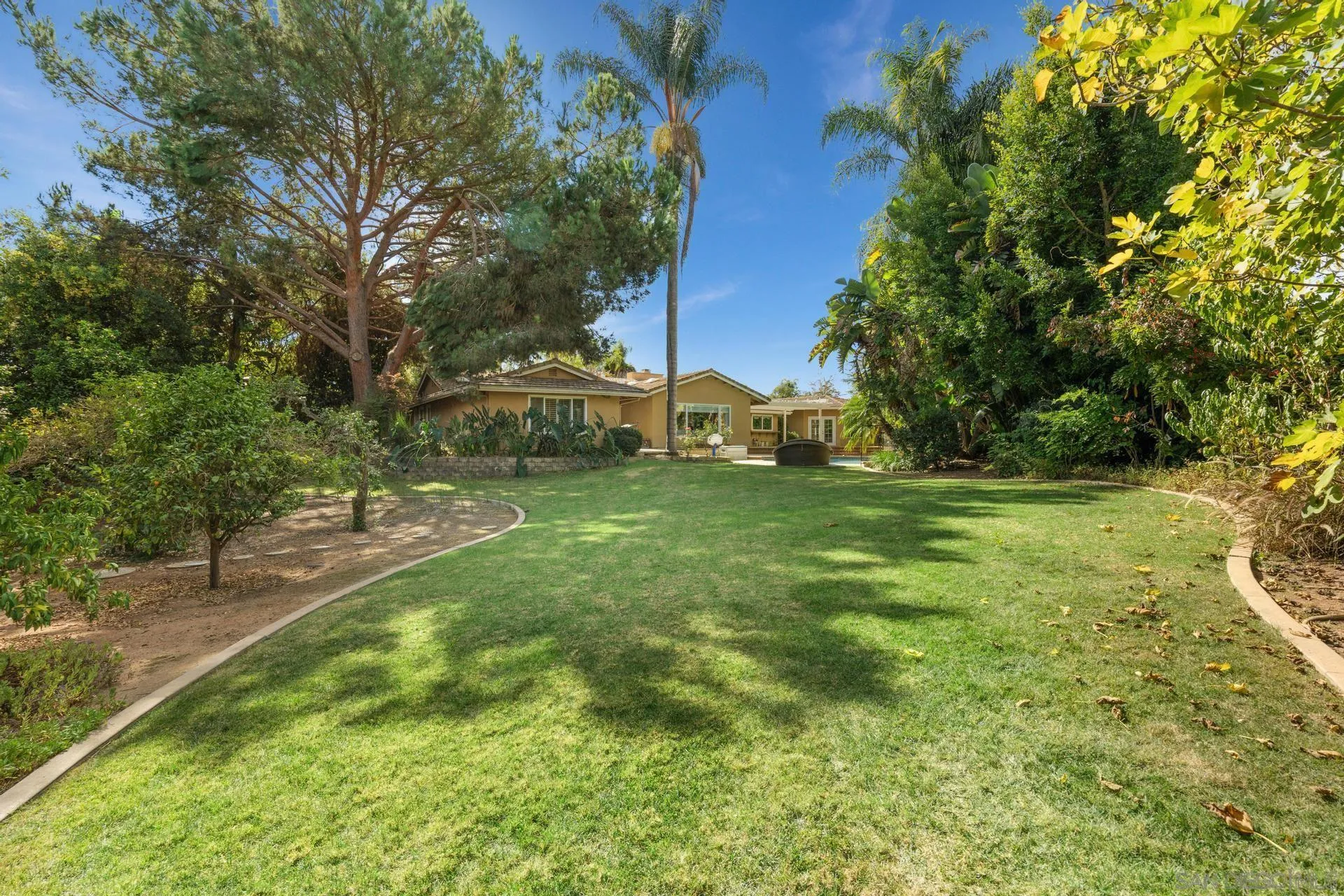 https://cdn.realtyfeed.com/cdn/127/260010677/90223dd9c4b8c7229a4b44fdc562e426.webp