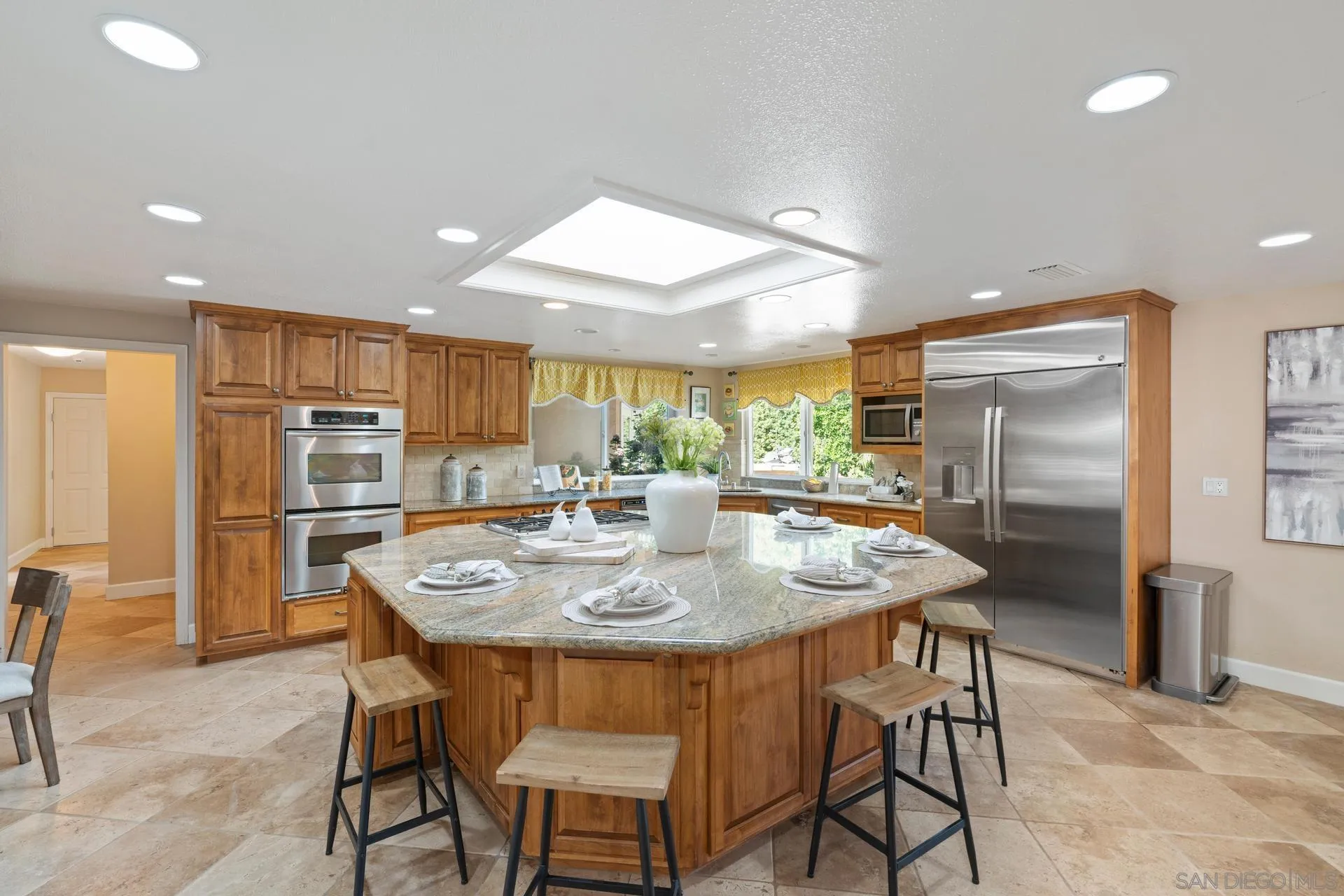 https://cdn.realtyfeed.com/cdn/127/260010677/c389b5d44929e1fc62dd22ca6dba68a6.webp